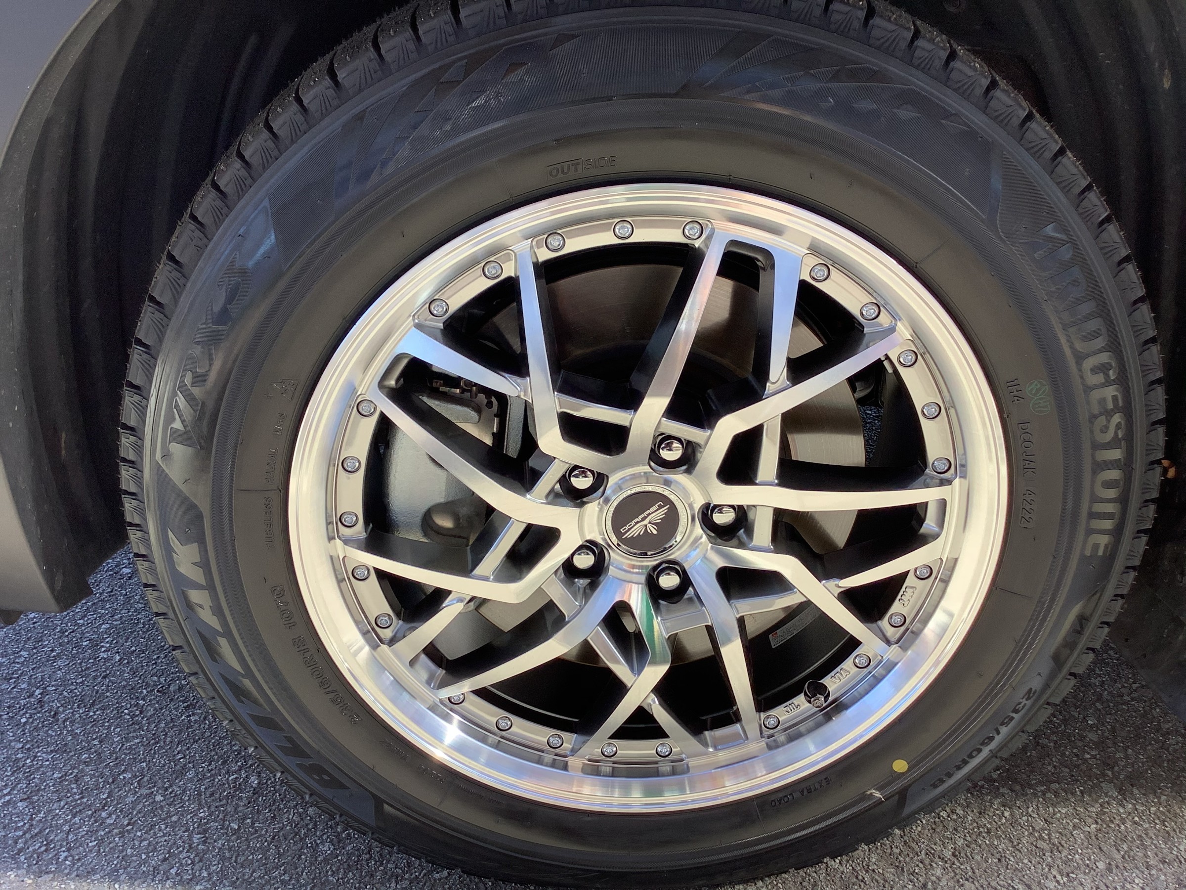 アウトランダーPHEV スタッドレスタイヤ | 店舗おススメ情報