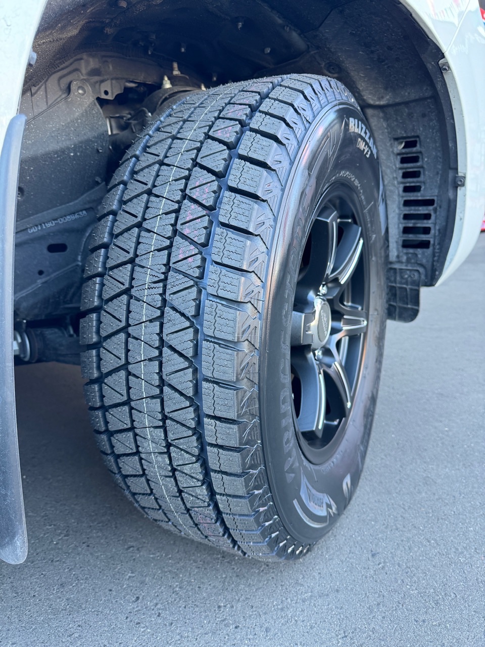 ランクルプラド　ホイール付きスタッドレス ランドクルーザープラド150 スタッドレスタイヤ
