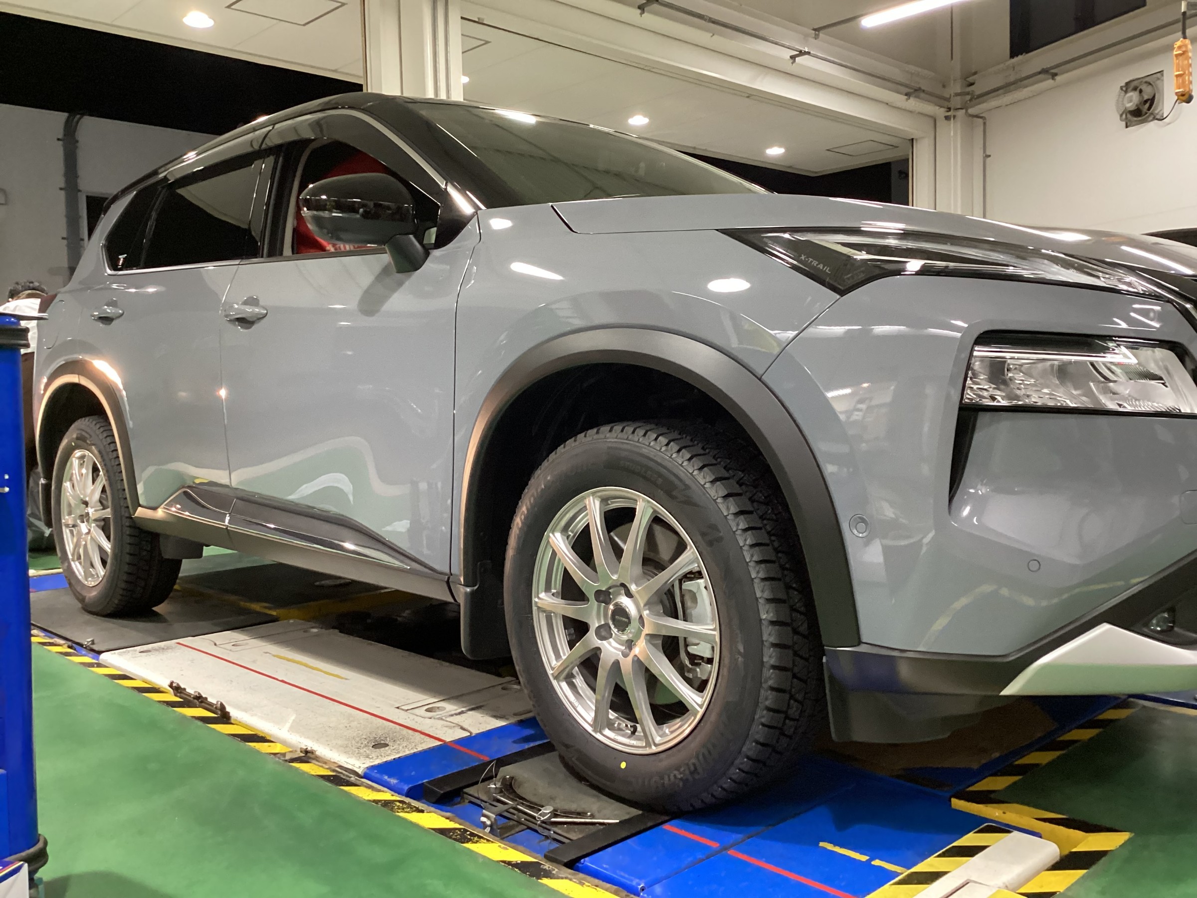 日産エクストレイル スタッドレスタイヤ取付 | 店舗おススメ情報