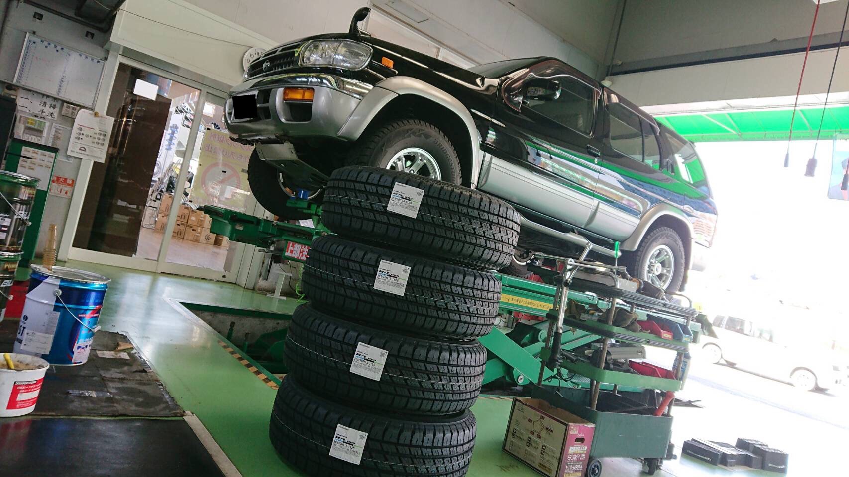 日産 テラノ のタイヤ交換をしました 4駆のタイヤもお任せ下さい 日産 タイヤ タイヤ ホイール関連 タイヤ ホイール交換 技術サービス施工事例 タイヤ館 福岡東 タイヤからはじまる トータルカーメンテナンス タイヤ館グループ