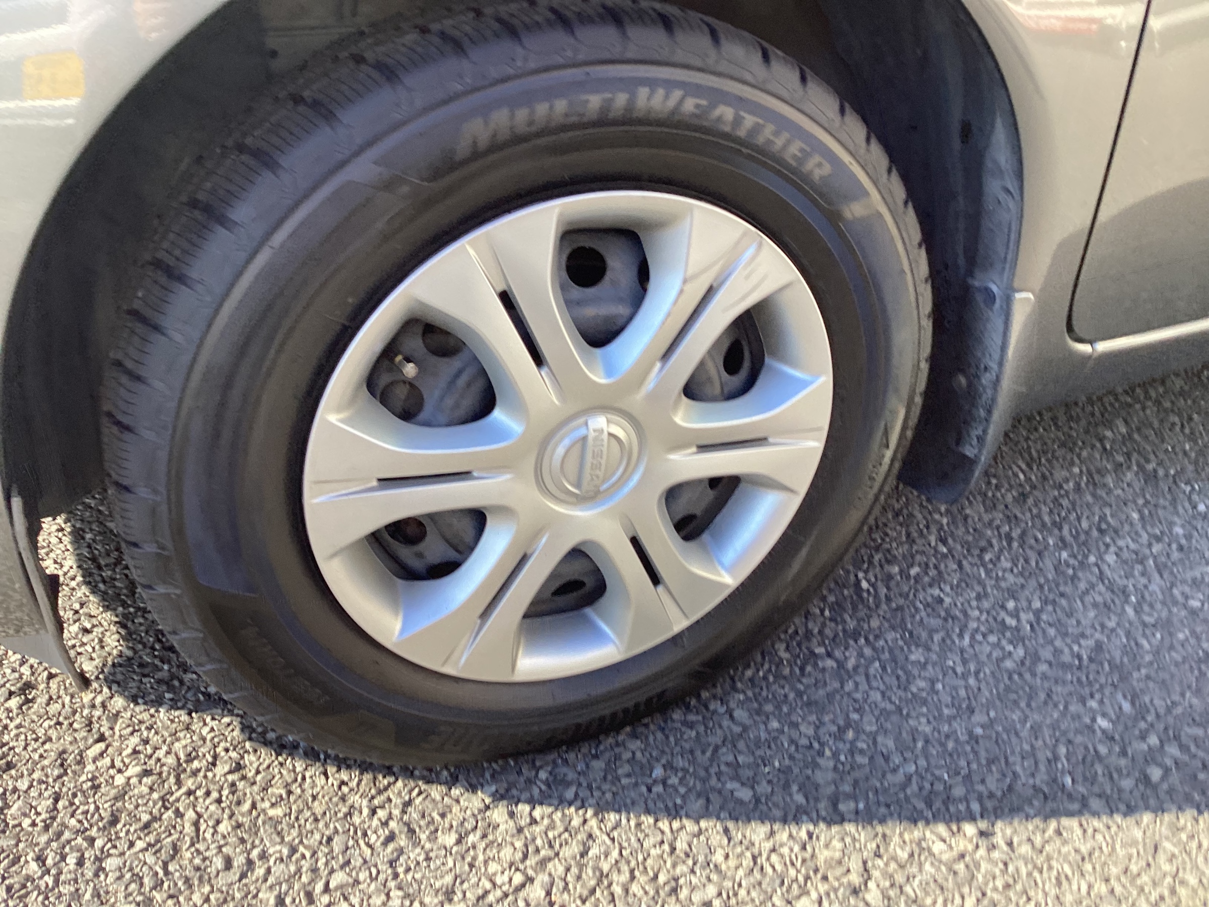 185/70R14 スタッドレスタイヤ2本セットその① 日産ノート