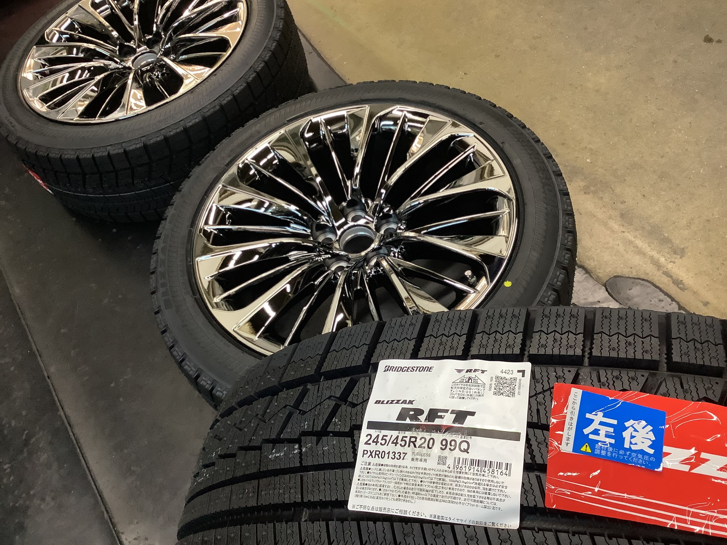 レクサスLS500　スタッドレスタイヤ取付　245/45R20　ランフラット