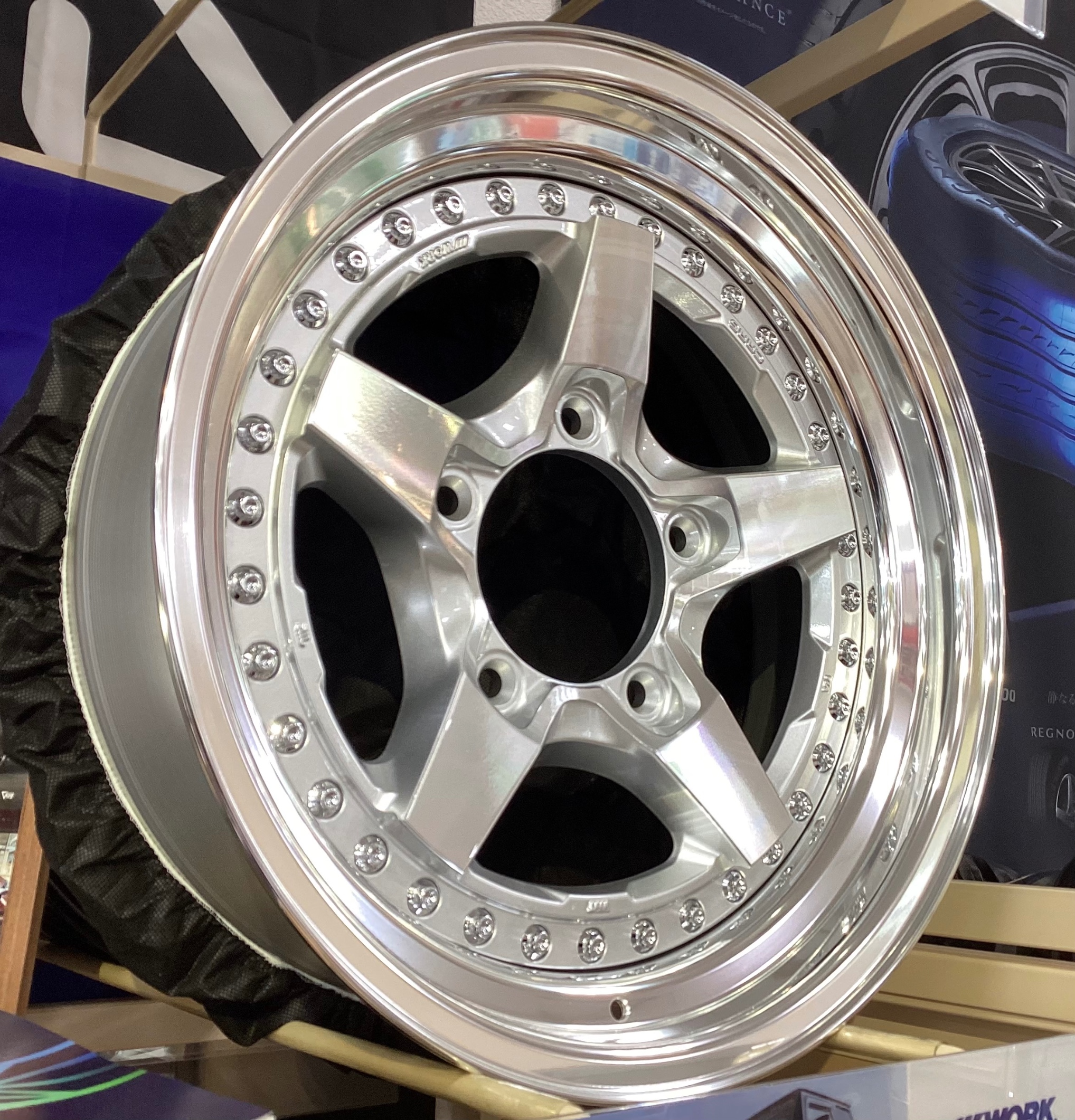 タイヤ・ホイール CAR.SHOP.CONNECT スズキ ジムニー JB64W スタッドレスタイヤ+アルミホイール