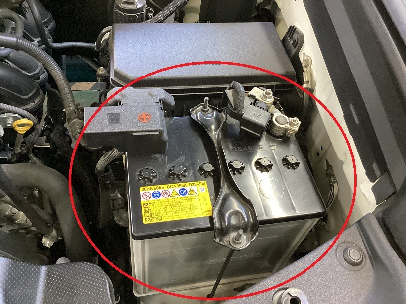 トヨタ ランドクルーザープラド バッテリー交換 (⌒∇⌒) | 店舗お