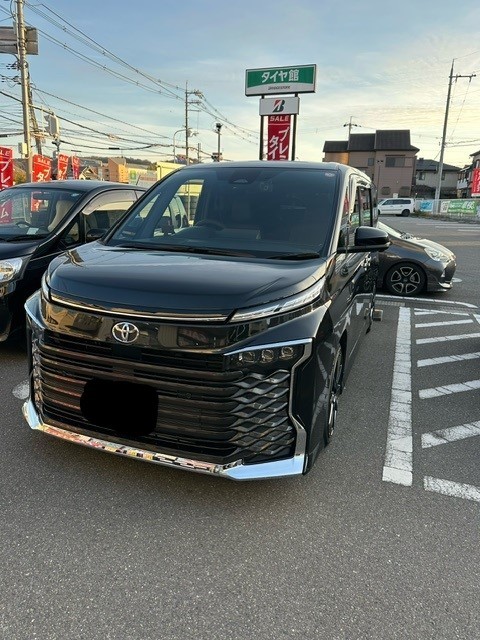新型90VOXYにTEIN車高調とポテンザSW010ホイールセットお