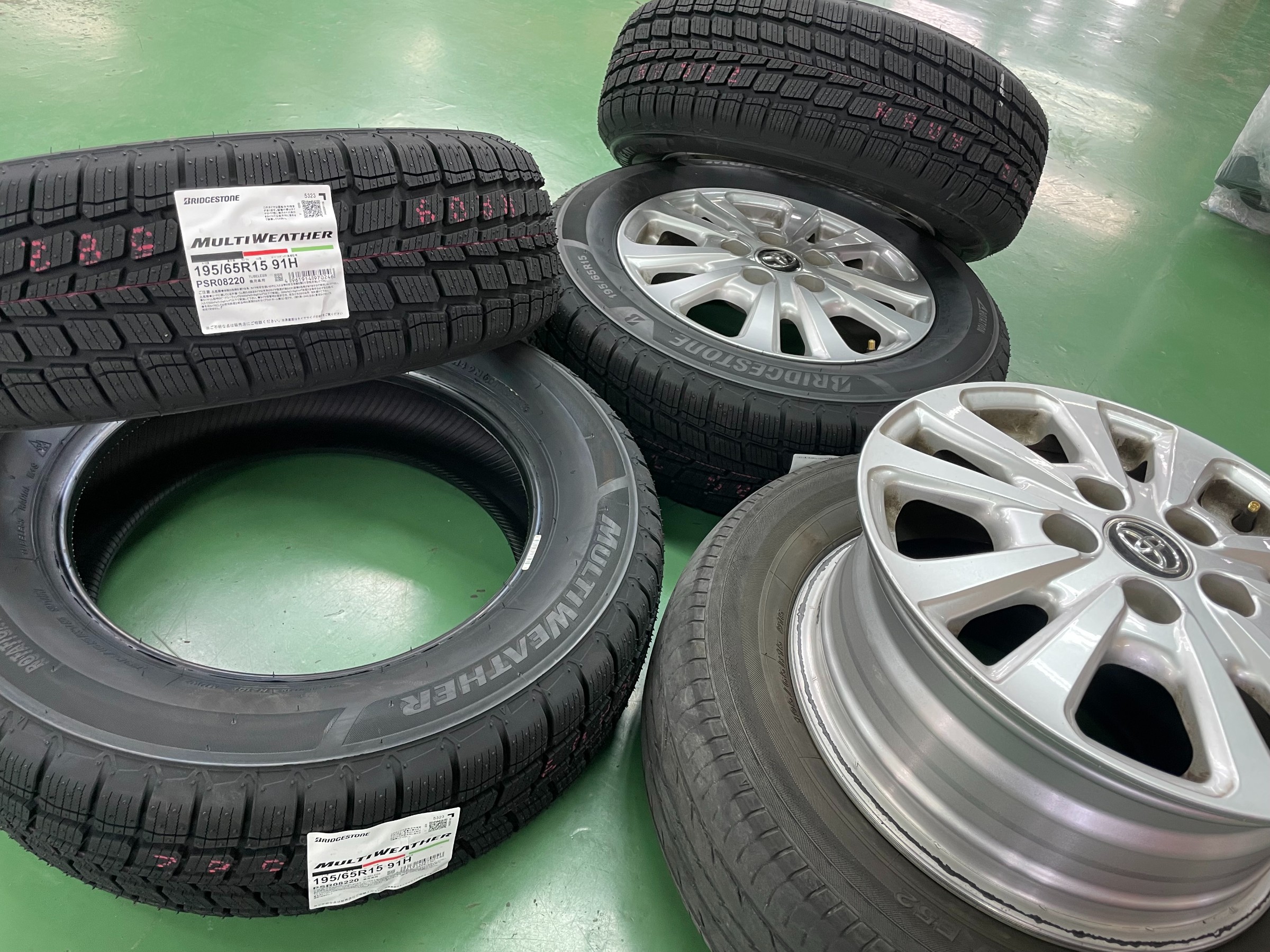 195/65R15 冬タイヤ 溝あり 195/65R15 ブリヂストン BLIZZAK VRX2 中古