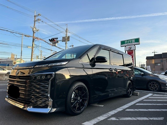 新型90VOXYにTEIN車高調とポテンザSW010ホイールセットお