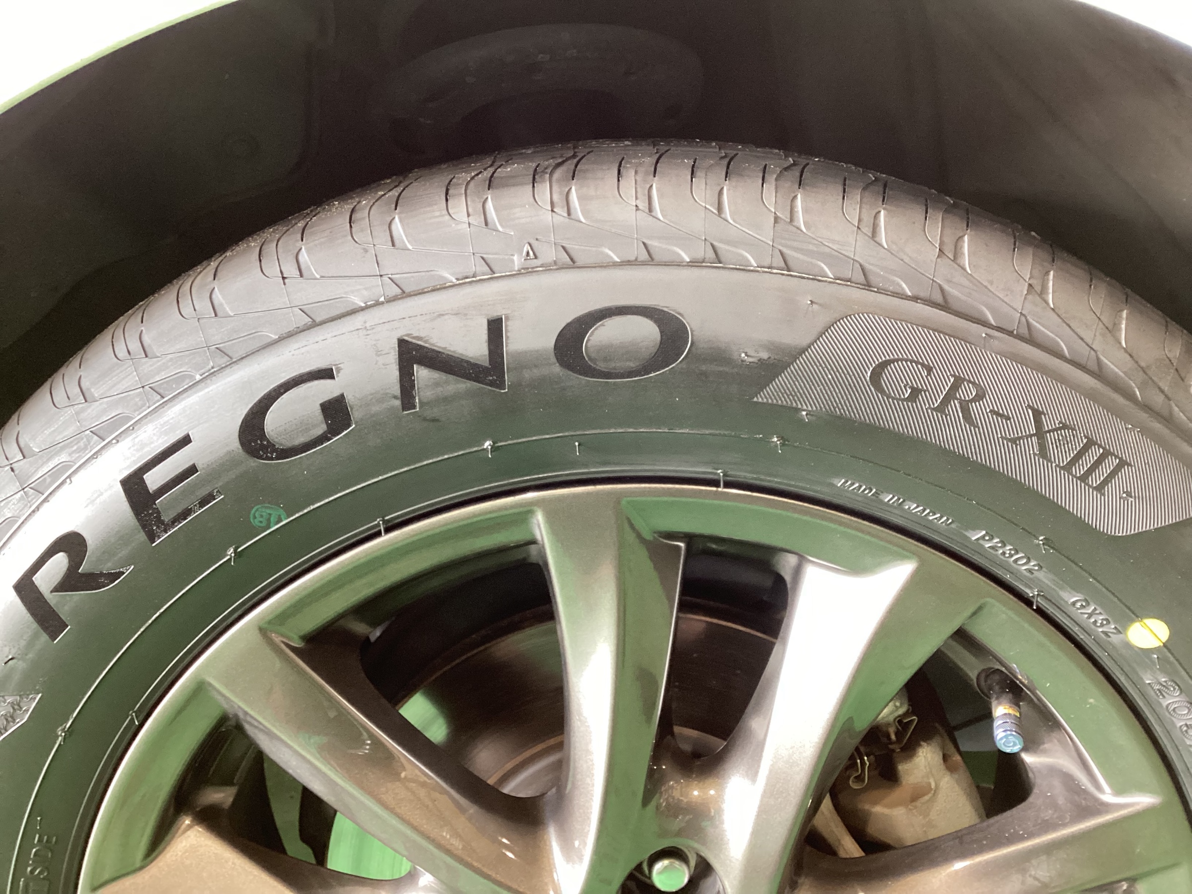 ☆今、話題のタイヤ!!!ブリヂストン【レグノGR-XⅢ】を取り付け ☆今、話題のタイヤ!!!ブリヂストン【レグノGR-XⅢ】を取り付け
