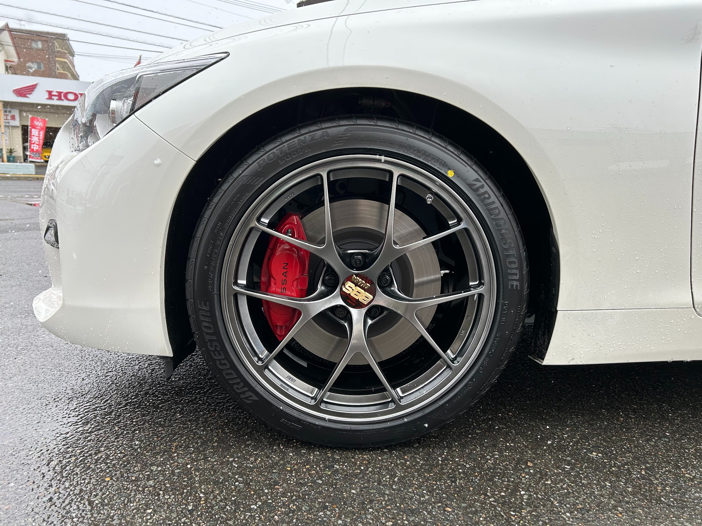 ニッサン スカイライン 400R | 店舗おススメ情報 | タイヤ館 ニッサン スカイライン 400R | 店舗おススメ情報 | タイヤ館