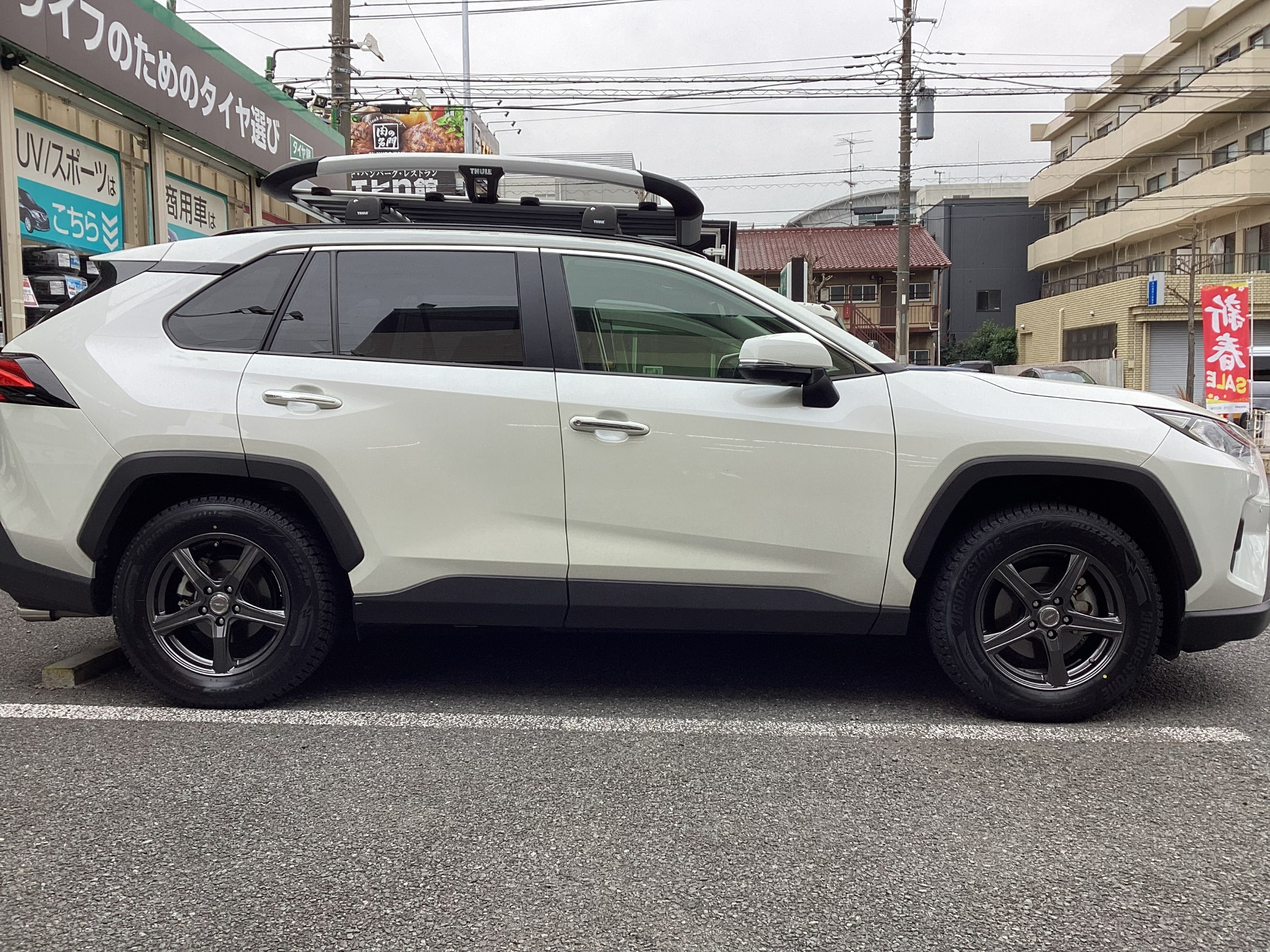 トヨタ RAV4 スタッドレス&ホイールセット取付 | 店舗おススメ トヨタ RAV4 スタッドレス&ホイールセット取付 | 店舗おススメ