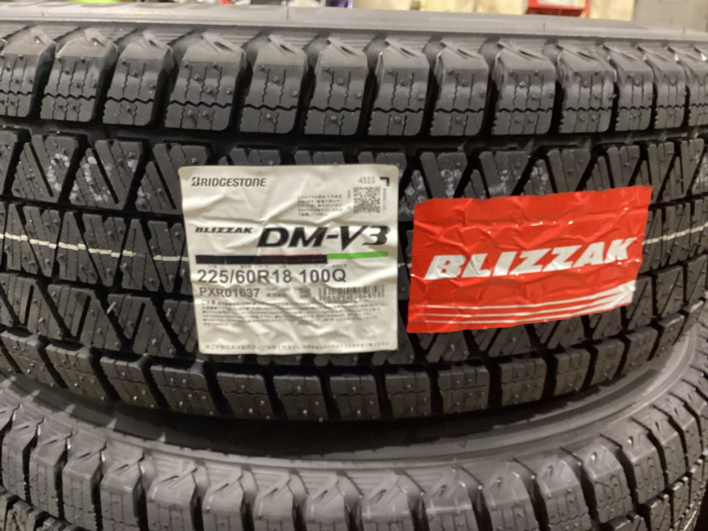 TOYOTA 新型アルファード BLIZZAK DM-V3 ホイールセット取り付け