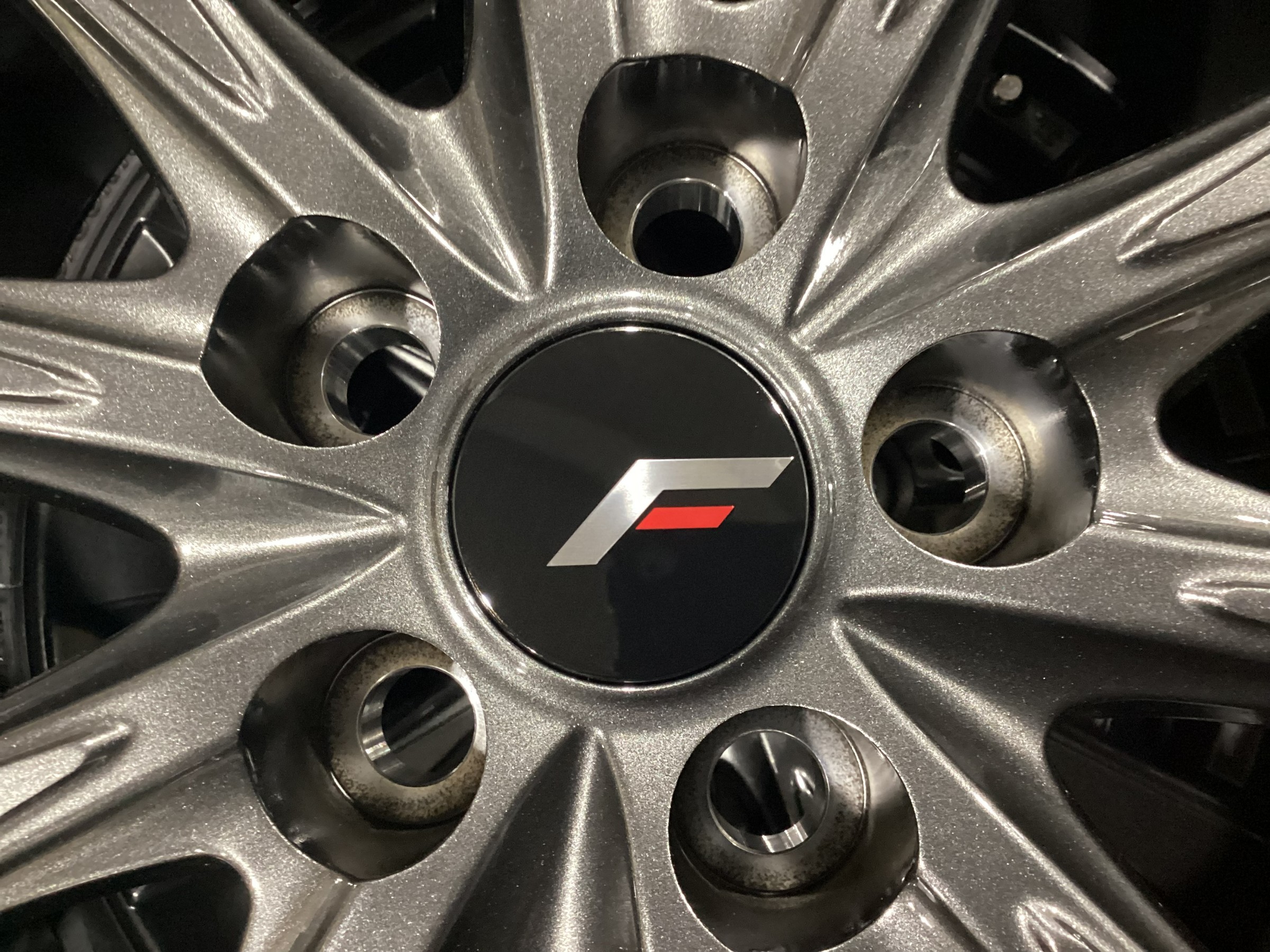 TOYOTA 新型アルファード BLIZZAK DM-V3 ホイールセット取り付け TOYOTA 新型アルファード BLIZZAK DM-V3 ホイールセット取り付け