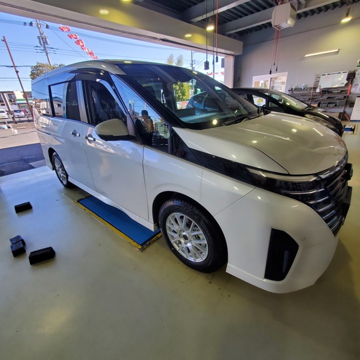 日産 セレナ】スタッドレスタイヤ取り付け | 店舗おススメ情報
