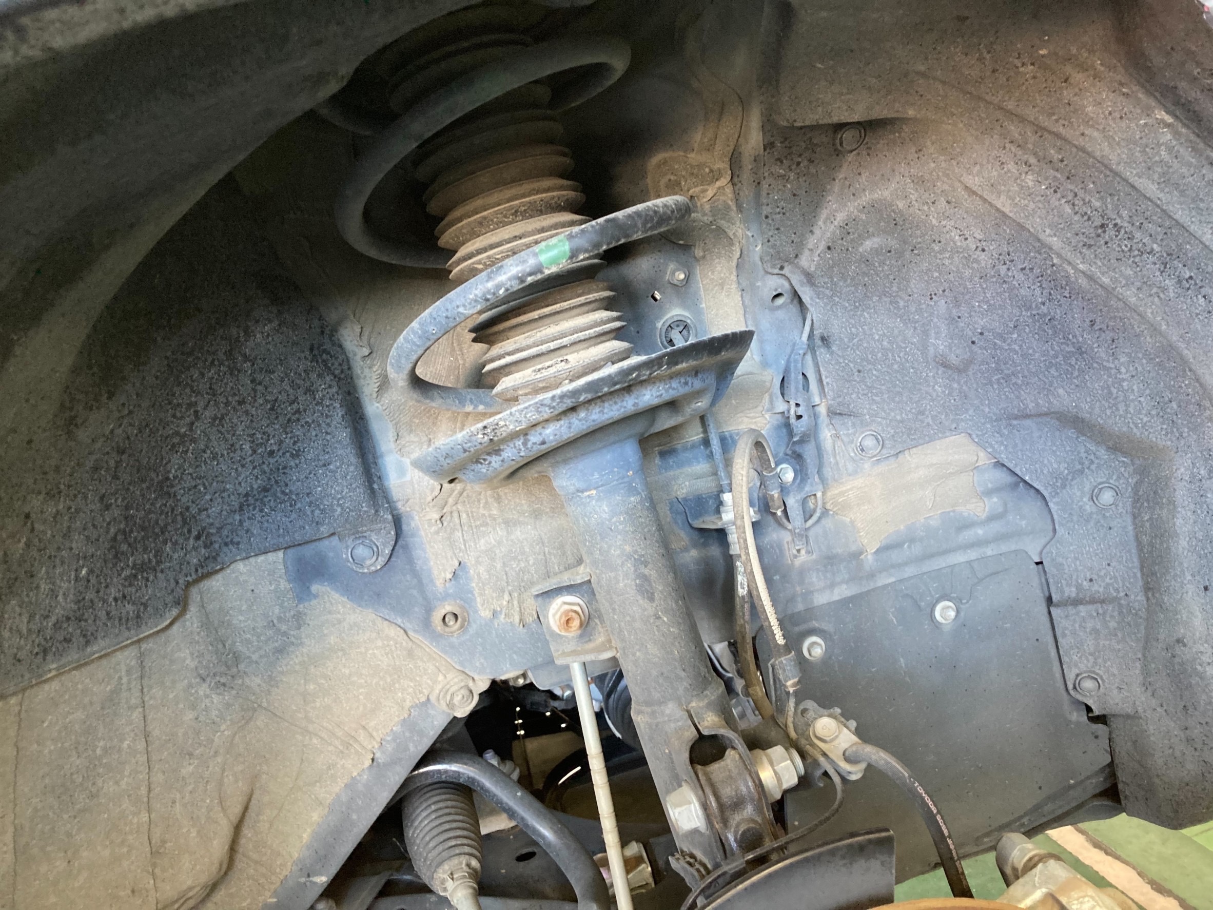 トヨタ・RAV4・MXAA54】足回り交換(スプリング) | 店舗おススメ情報