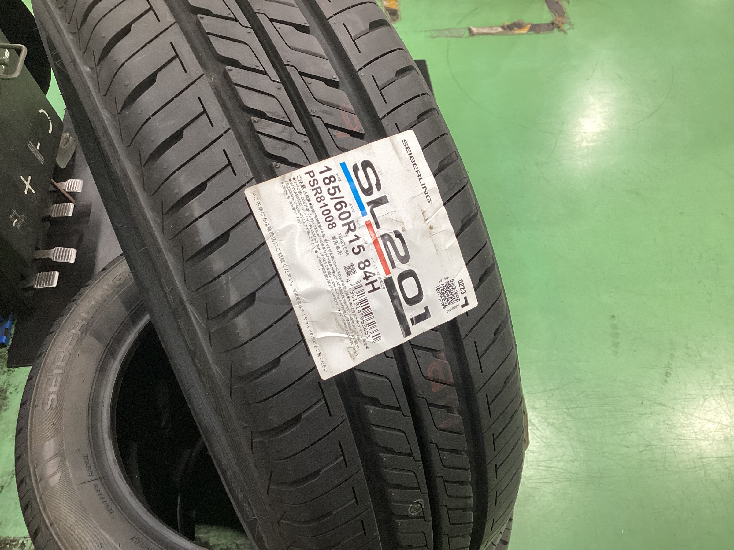 ブリヂストン工場製タイヤ【セイバーリング SL201 185/60R15】を