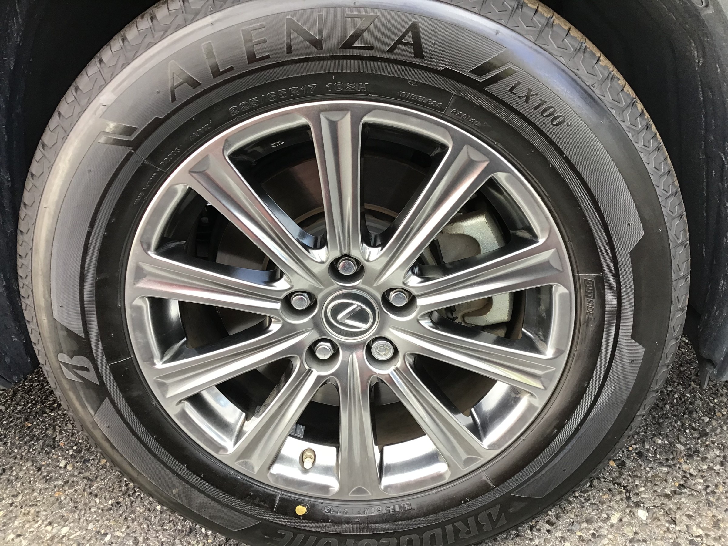 レクサス・NX】225/65R17 102H ALENZA LX100へ交換です☆ | 店舗お