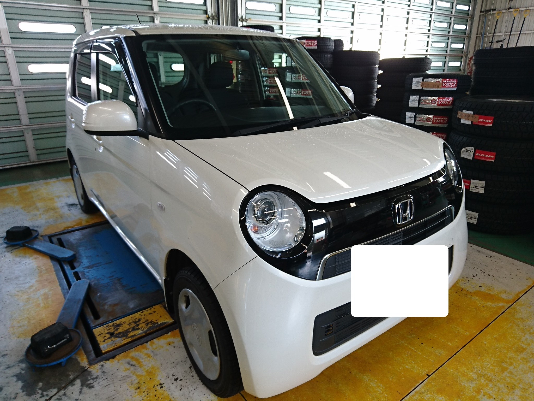 N Oneにブルーレイ対応ナビ取り付けです ホンダ N One Av ナビ機器 カー用品取付 各社ナビゲーション取付 スタッフ日記 タイヤ館 一関 タイヤからはじまる トータルカーメンテナンス タイヤ館グループ