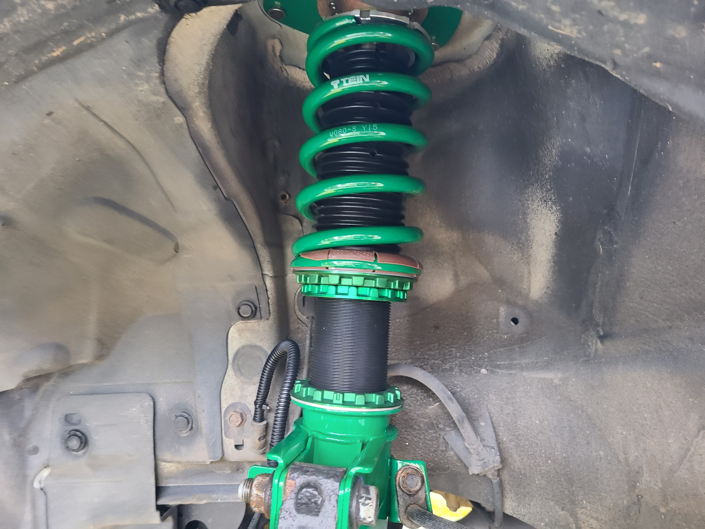 WRX S4』へ『TEIN』車高調取付！ | 店舗おススメ情報 | タイヤ館