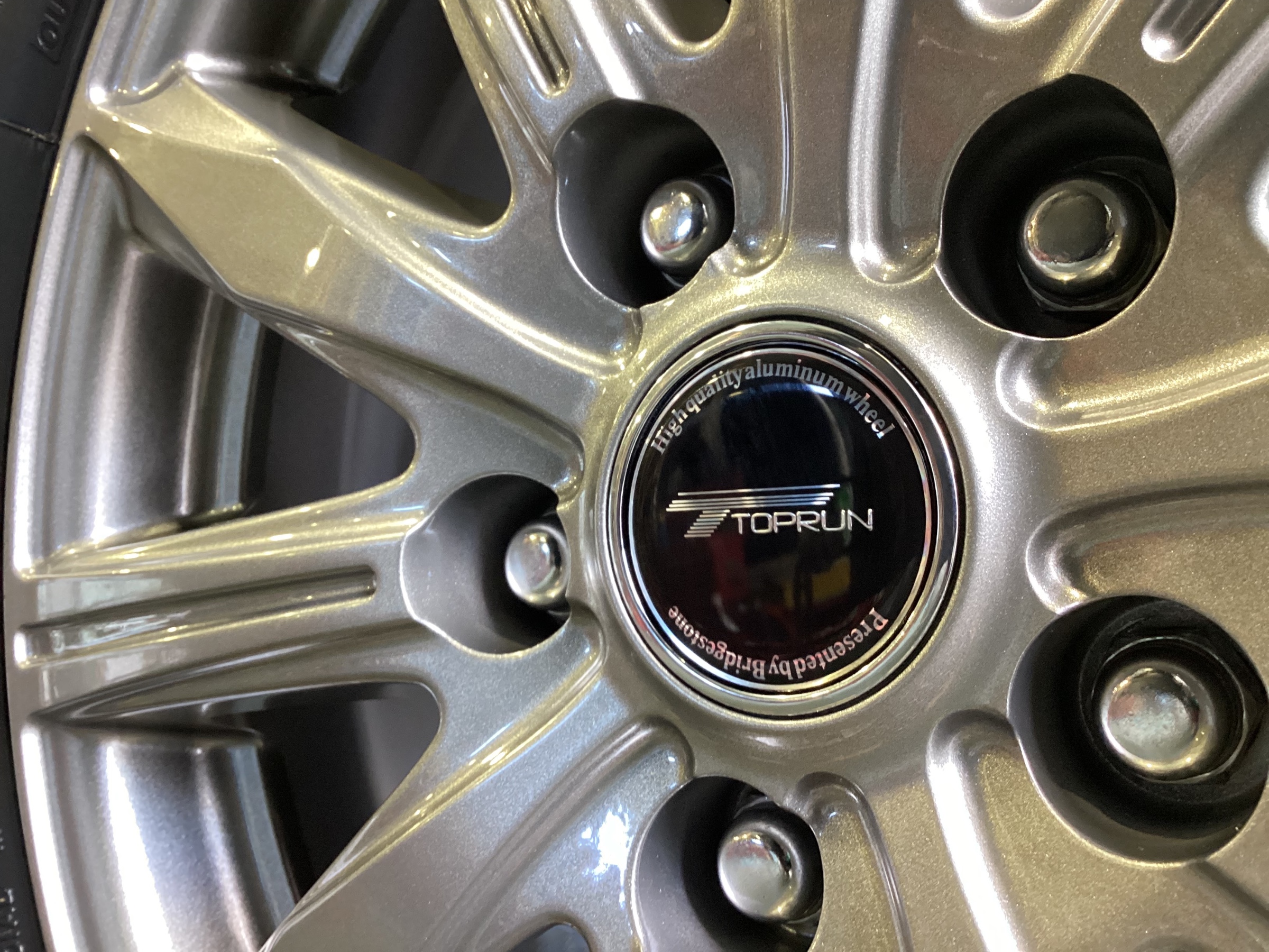 日産・キックス】スタッドレスタイヤホイール交換作業