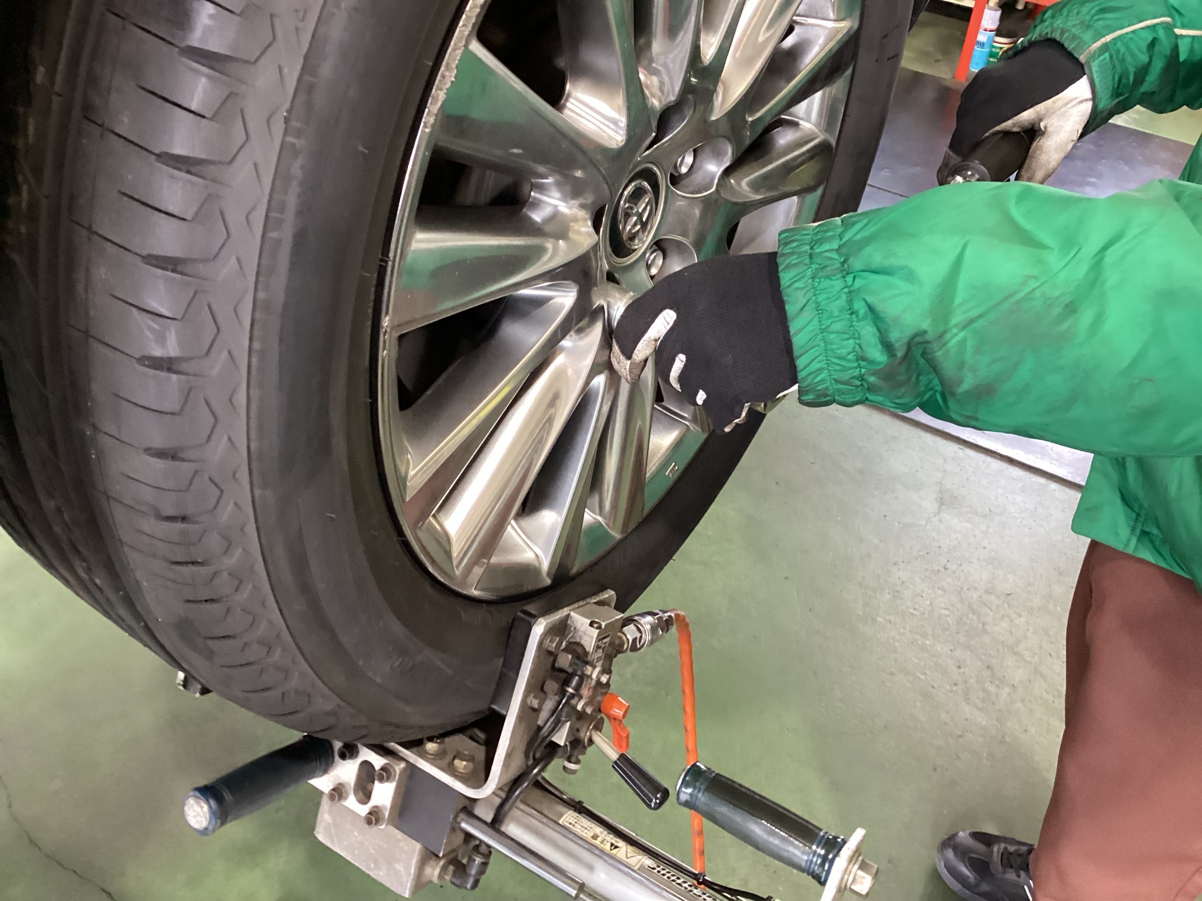 タイヤど真ん中取付　センタフィット取り付け　タイヤ館五日市