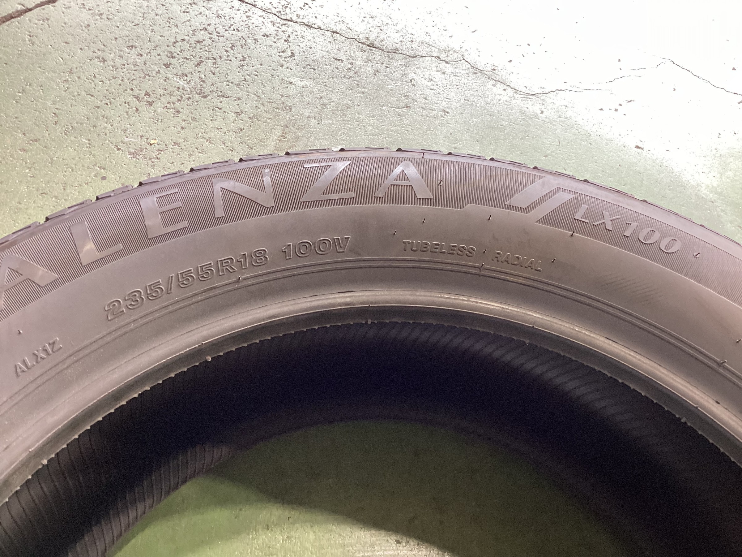 トヨタ　６０系ハリアー　夏タイヤ交換＆アライメント調整　アレンザLX１００タイヤ館五日市