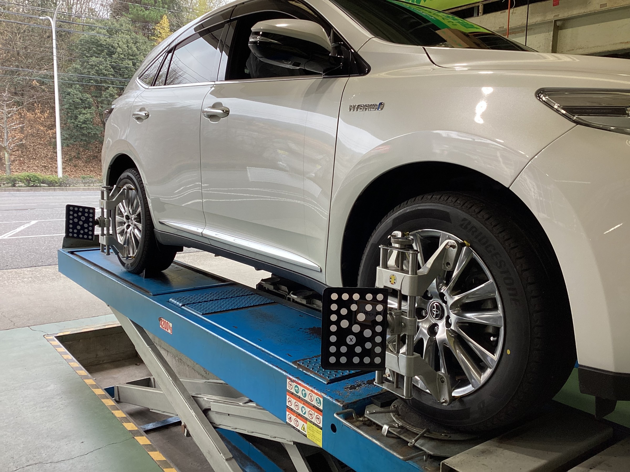 アライメント調整ハリアー　タイヤ館五日市