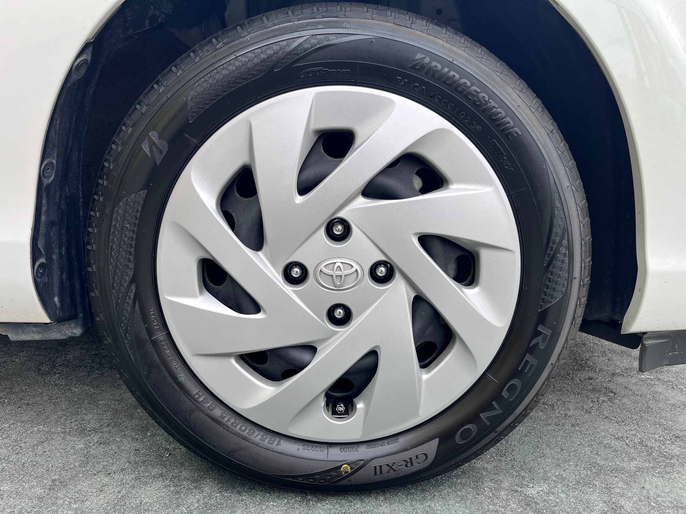 195/60R15 レグノ　ピア　ホイールセット　アクア　ノート　bB他 195/60R15 レグノ ピア ホイールセット アクア ノート bB他