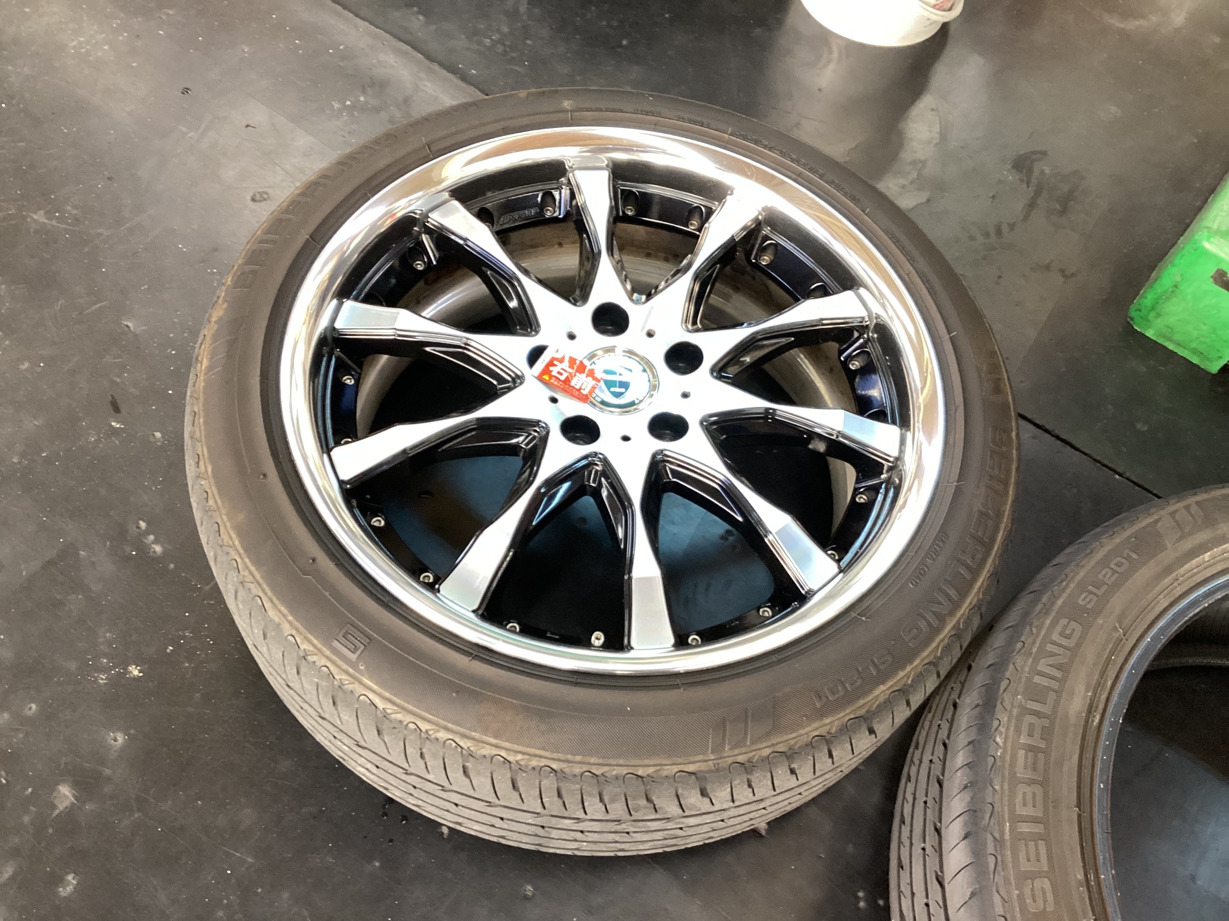 ホンダ　オデッセイ　RB3　タイヤ交換　225/45R18