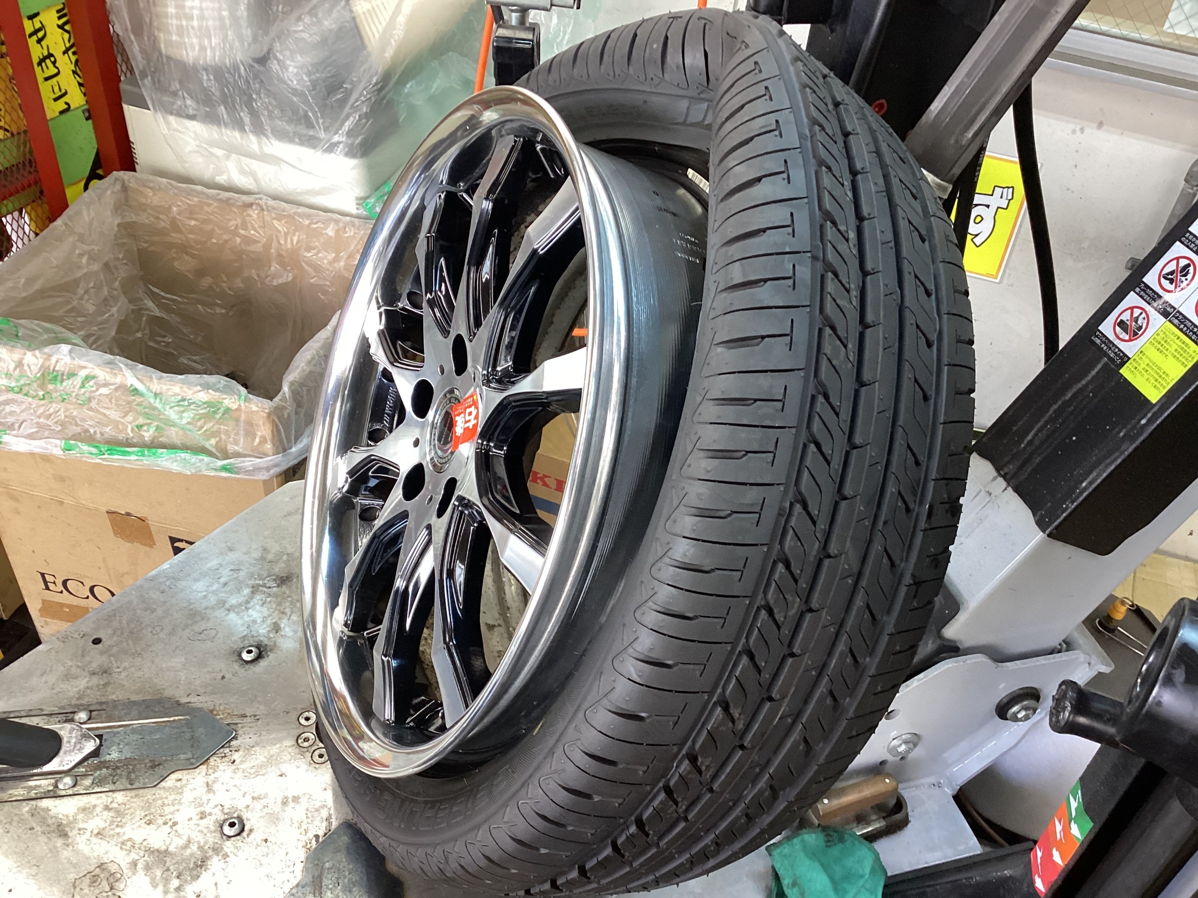 ホンダ　オデッセイ　RB3　タイヤ交換　225/45R18