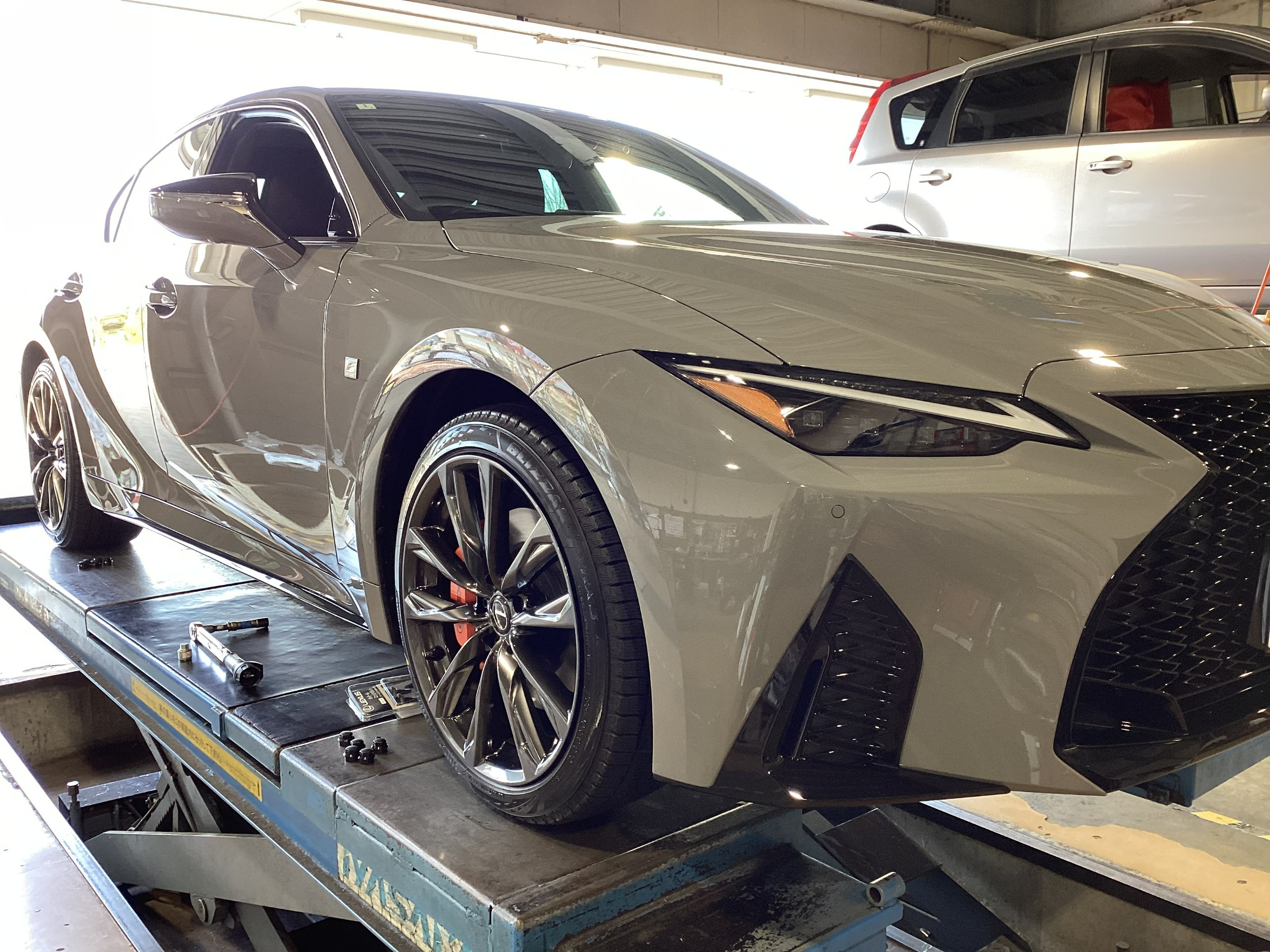 [美品] LEXUS IS350 Fスポーツ R19 VRX3 スタッドレスタ 美品] LEXUS IS350 Fスポーツ R19 VRX3 スタッドレスタ（送料