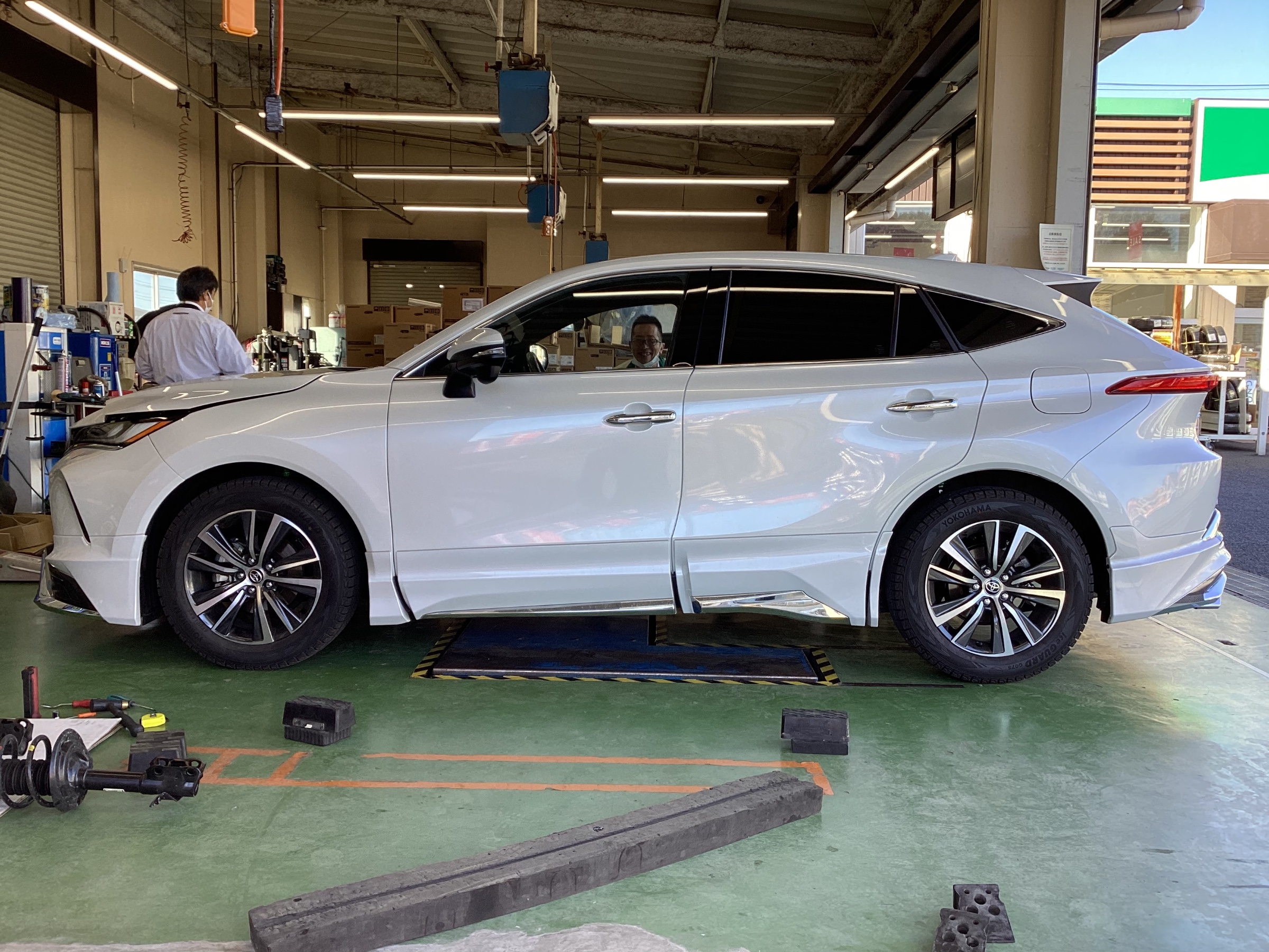 ハリアー（MXUA80）車高調取付 後編 | 店舗おススメ情報