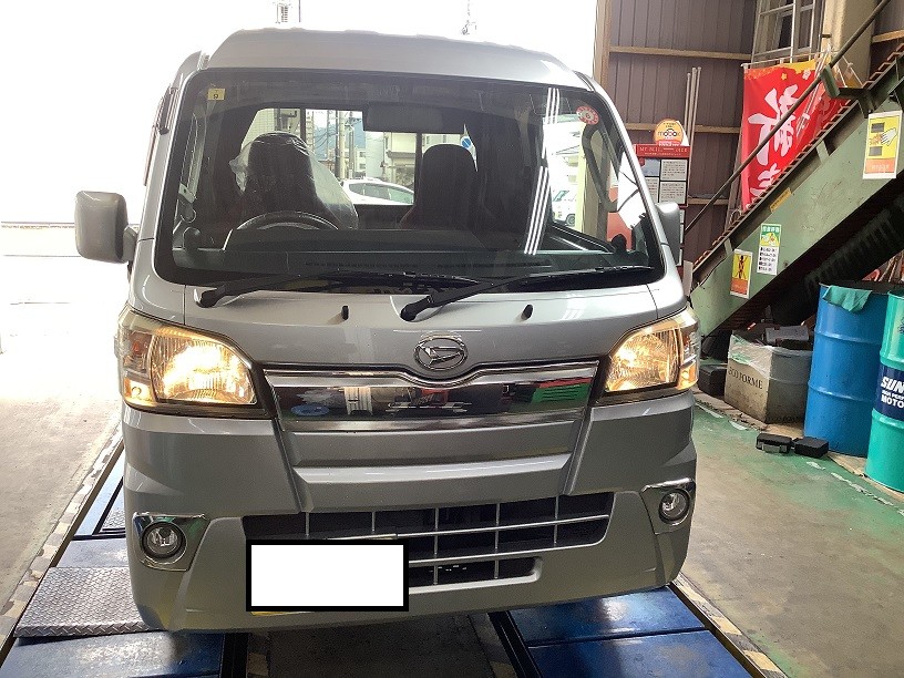 ダイハツ ハイゼット バルブ交換(⌒∇⌒) | 店舗おススメ情報 | タイヤ