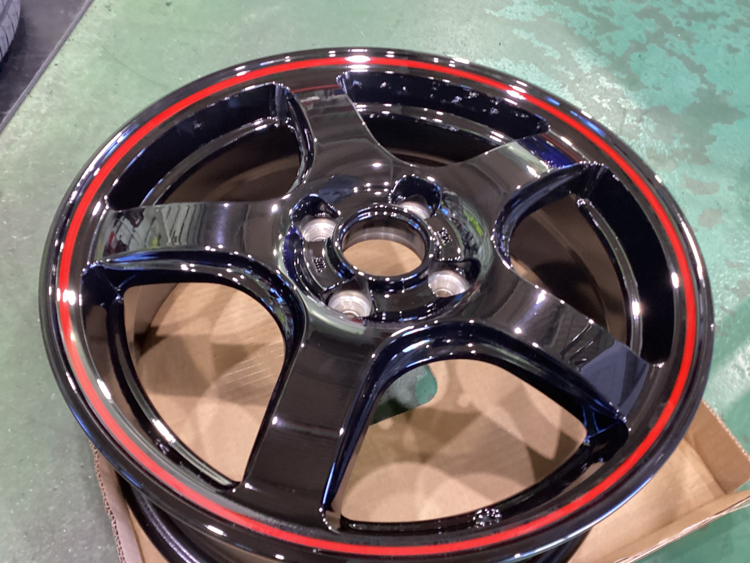 SUZUKI 新型スイフト（5AA-ZCEDS）】ホイール交換 | 店舗おススメ情報