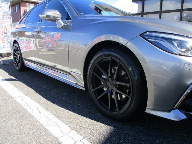 クラウン220系RS 新商品 REGNO GR-XⅢ装着させていただきました