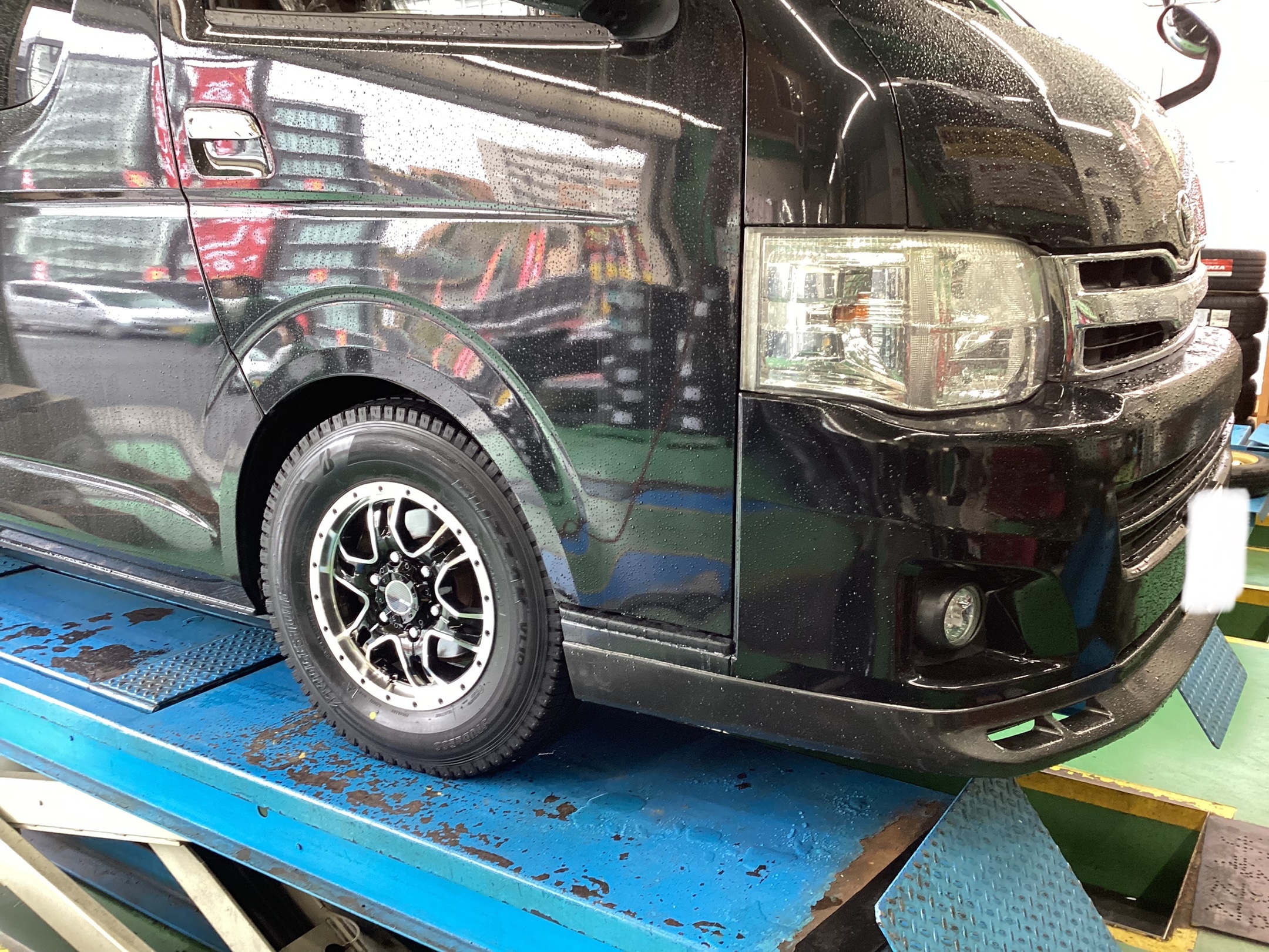 ハイエース スタッドレスタイヤとホイールセット。 | 店舗おススメ情報