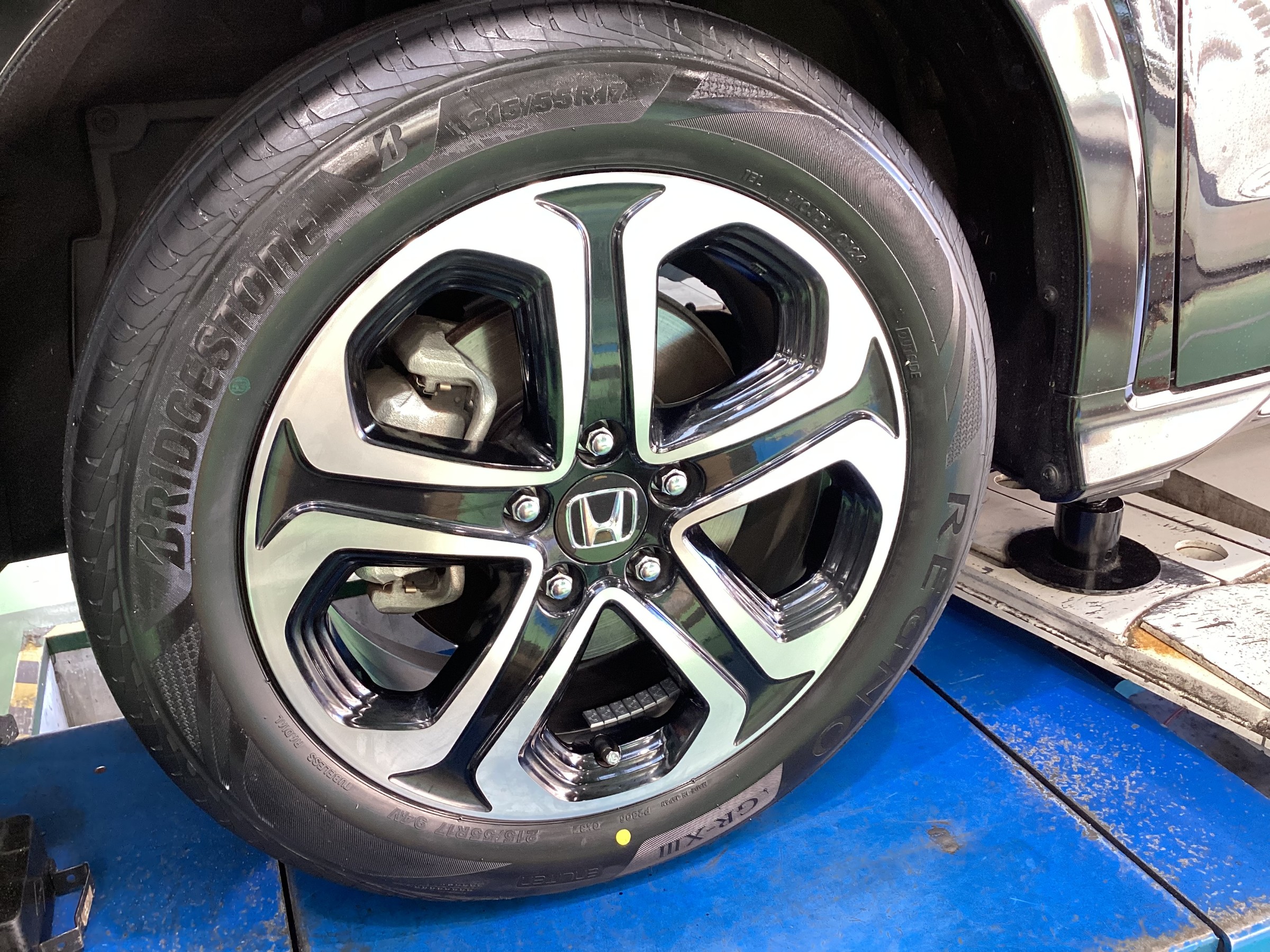 2024年話題の新商品！【レグノ GR-XIII 215/55R17 】を「ホンダ