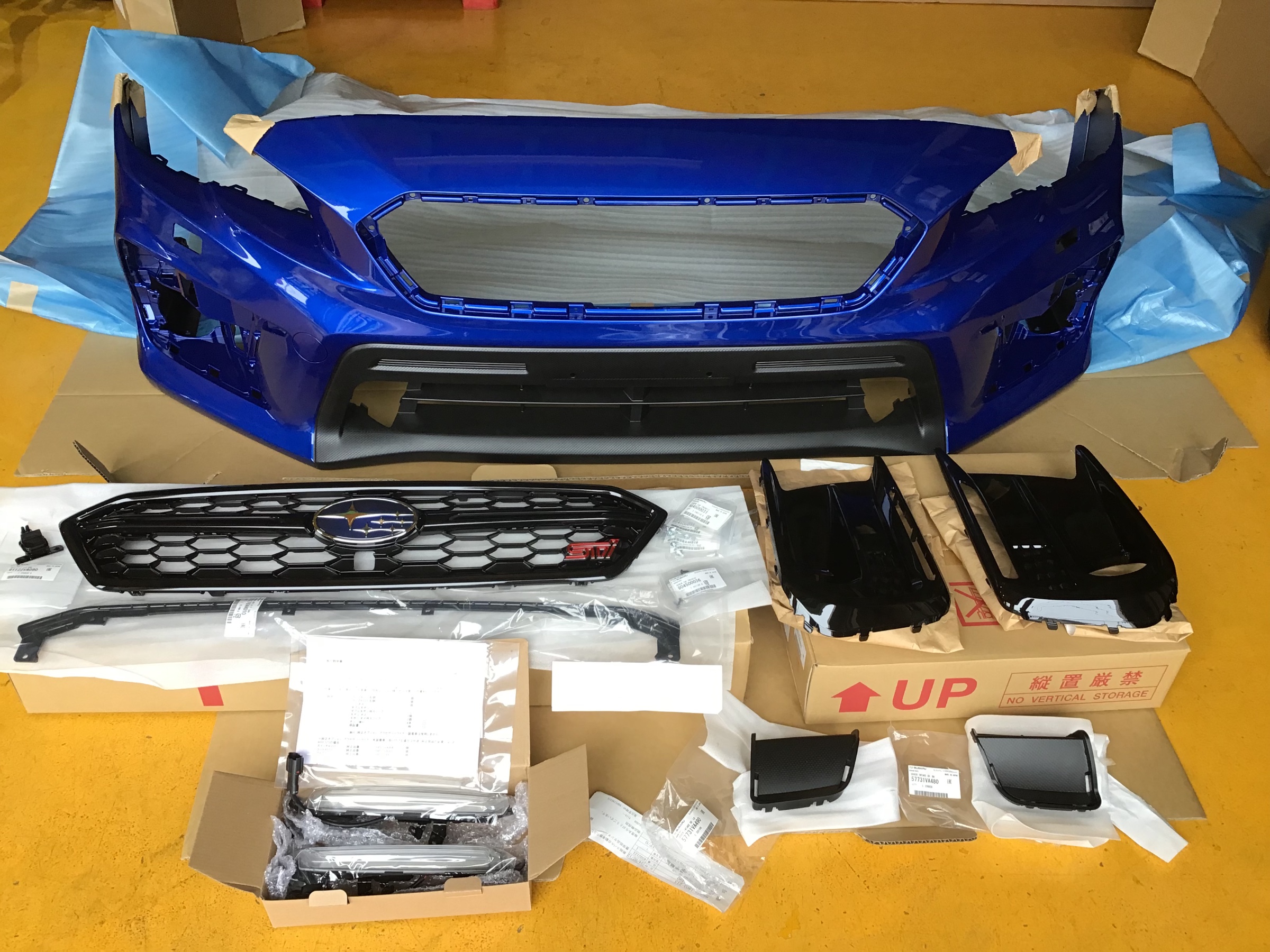 VAB型 WRX-STI 一見バンパー交換すれば治りそうな事故ですが