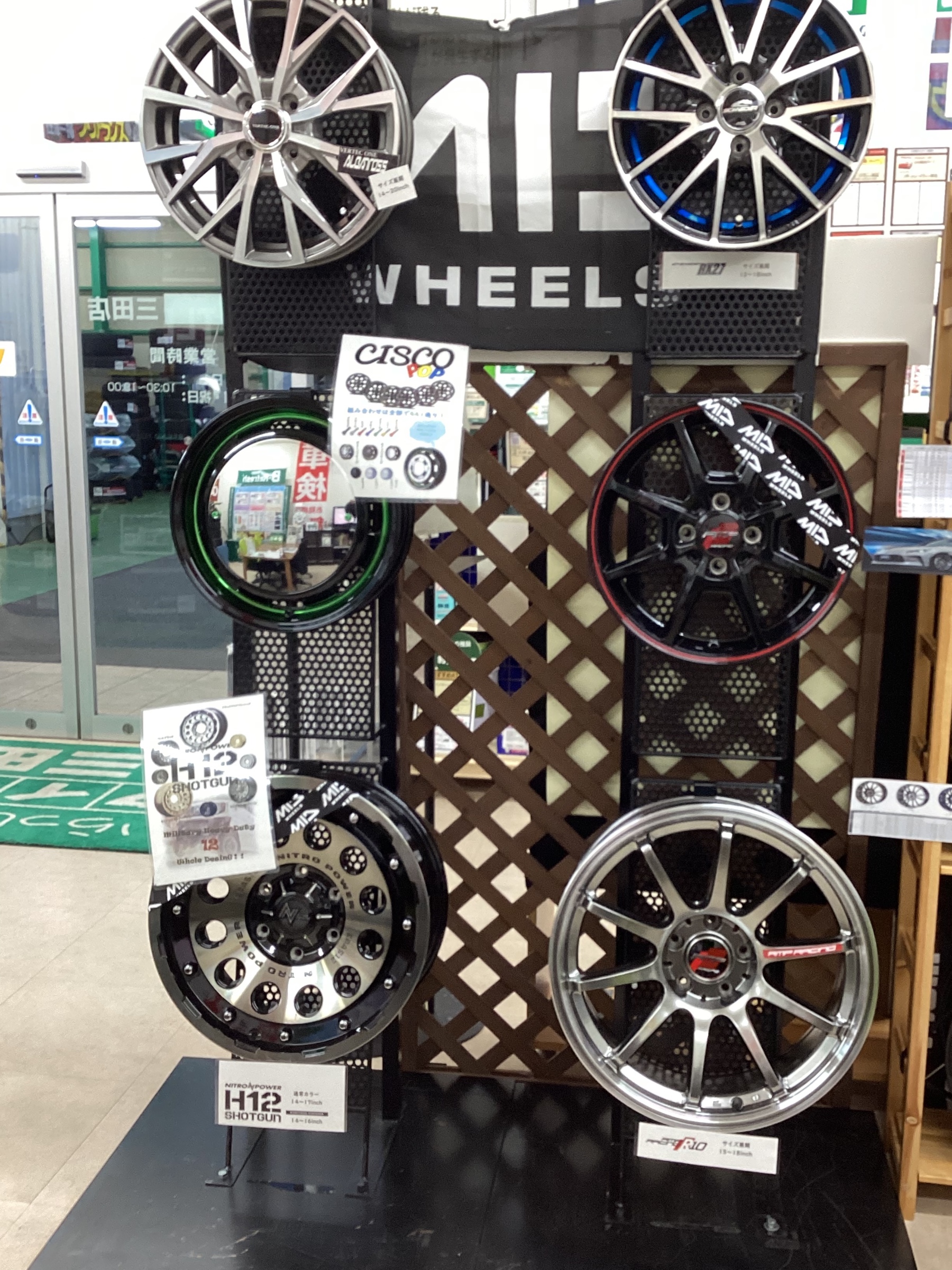 ウェッズホイール 新作ホイール展示中！ レオニスMV ウエッズスポーツ