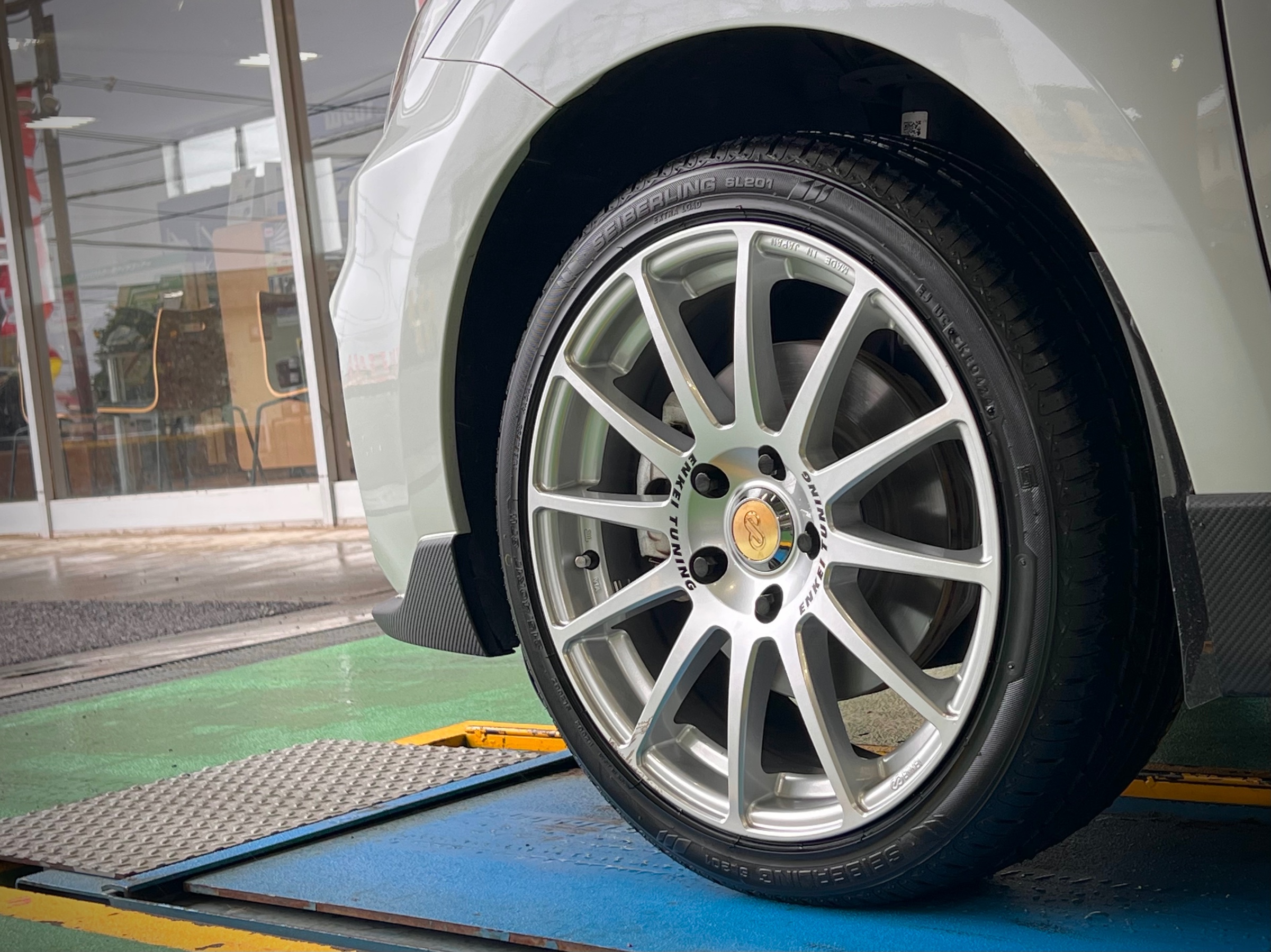 スズキ スイフトスポーツ セイバーリング SL201 装着。 | 店舗お