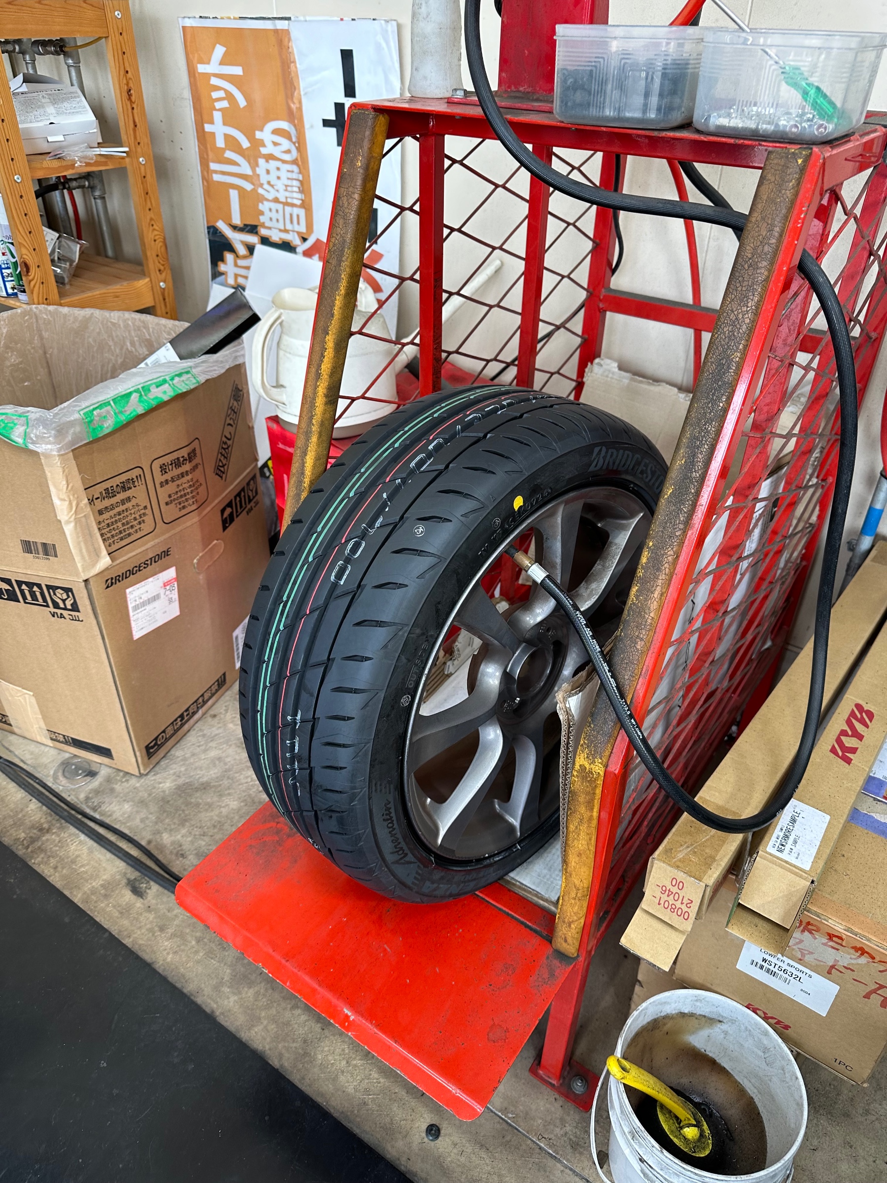 アバルト タイヤ交換 ポテンザ RE004 195/45R16 | 店舗お