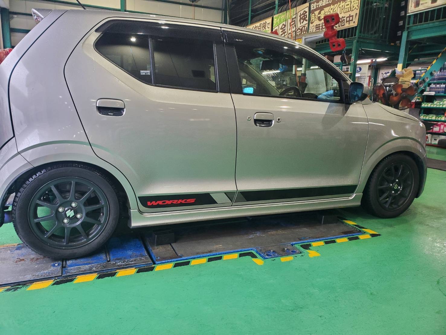 レーシングサービスワタナベ【エイトスポーク】いい感じです♪ | 店舗