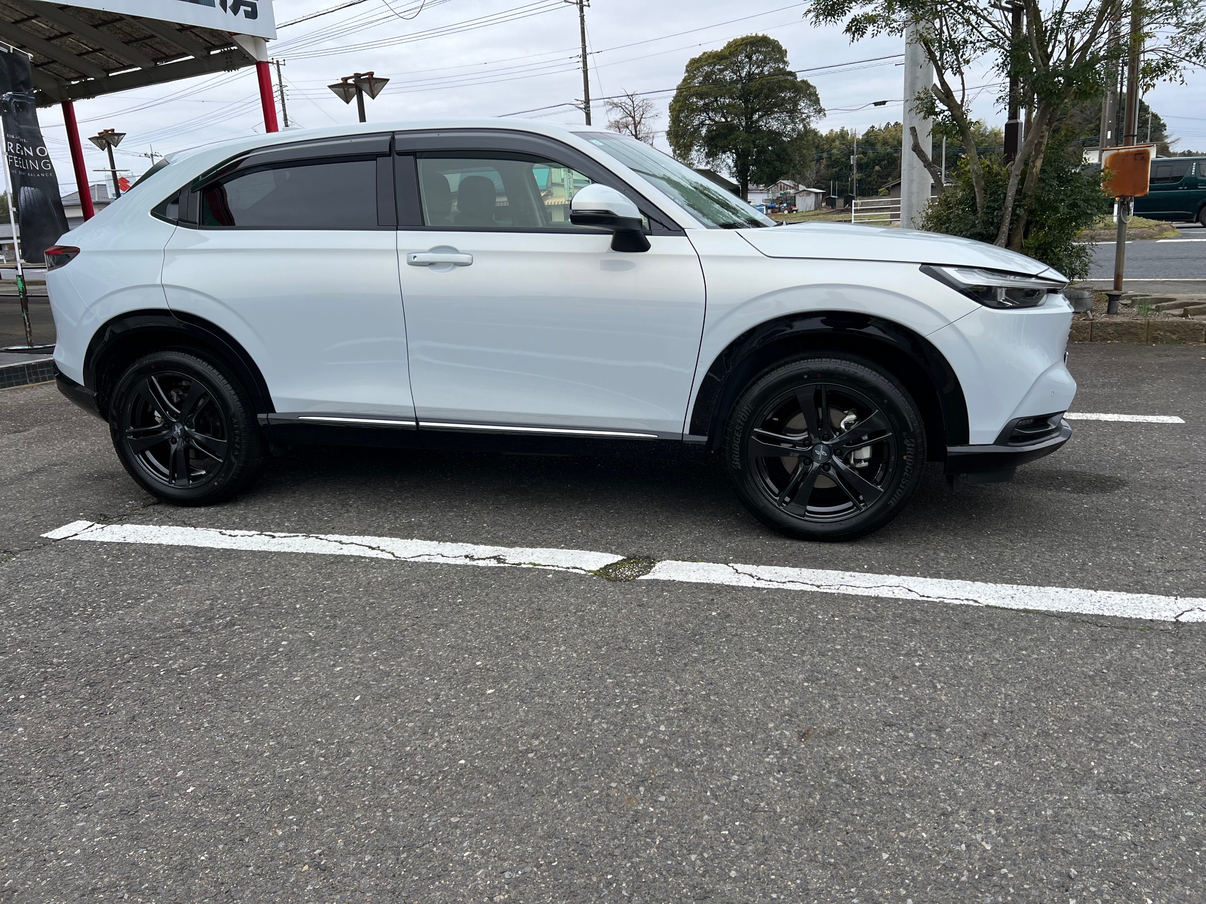 ブリジストン サヴェンサーAW5s  215/60 R17 AW5s | BRIDGESTONE WHEEL GRAFFITI