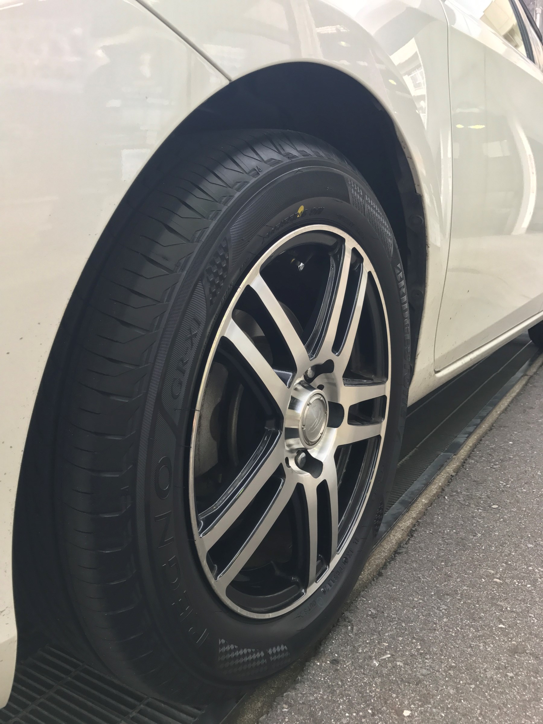 ｔｏｙｏｔａ オーリス レグノｇｒ ｘｉ トヨタ オーリス タイヤ タイヤ ホイール関連 4輪トータルアライメント調整 お取り付け事例 タイヤ館 南林寺 タイヤからはじまる トータルカーメンテナンス タイヤ館グループ