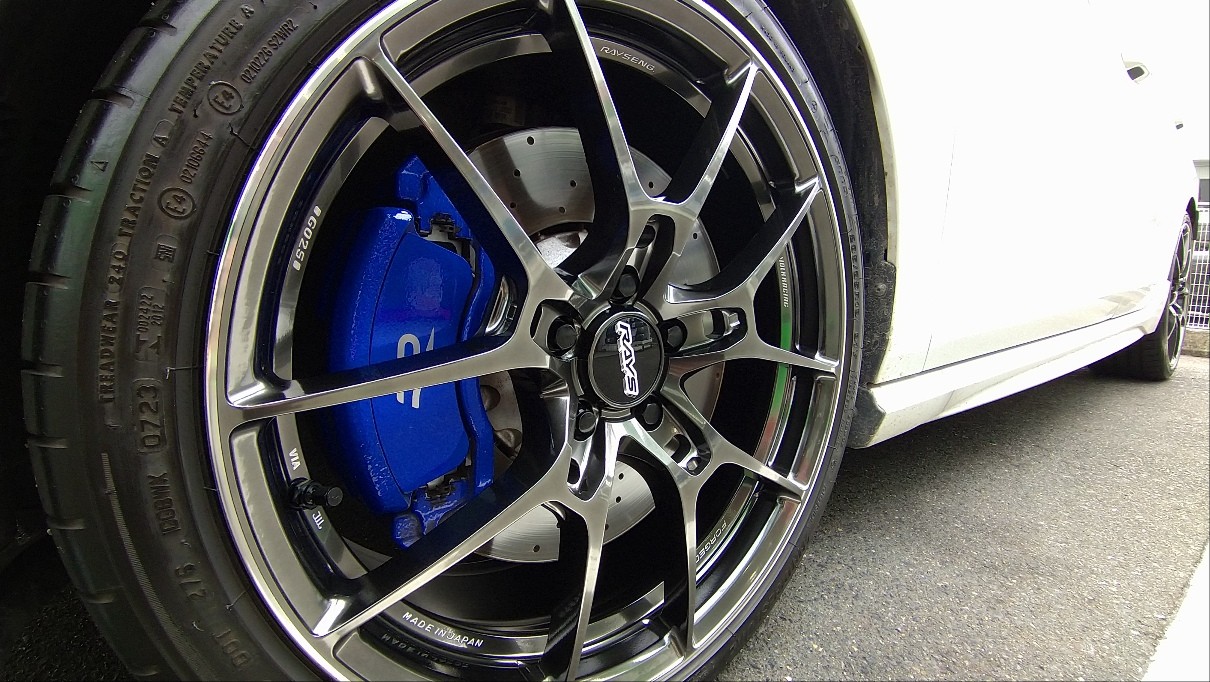 【VW Golf R】レイズ ボルクレーシングG025 取付け | 店舗おススメ情報 | タイヤ館 たわらもと（奈良県）