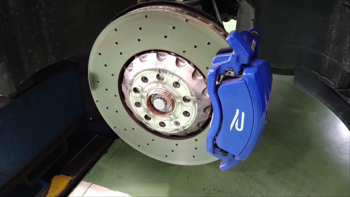 【VW Golf R】レイズ ボルクレーシングG025 取付け | 店舗おススメ情報 | タイヤ館 たわらもと（奈良県）