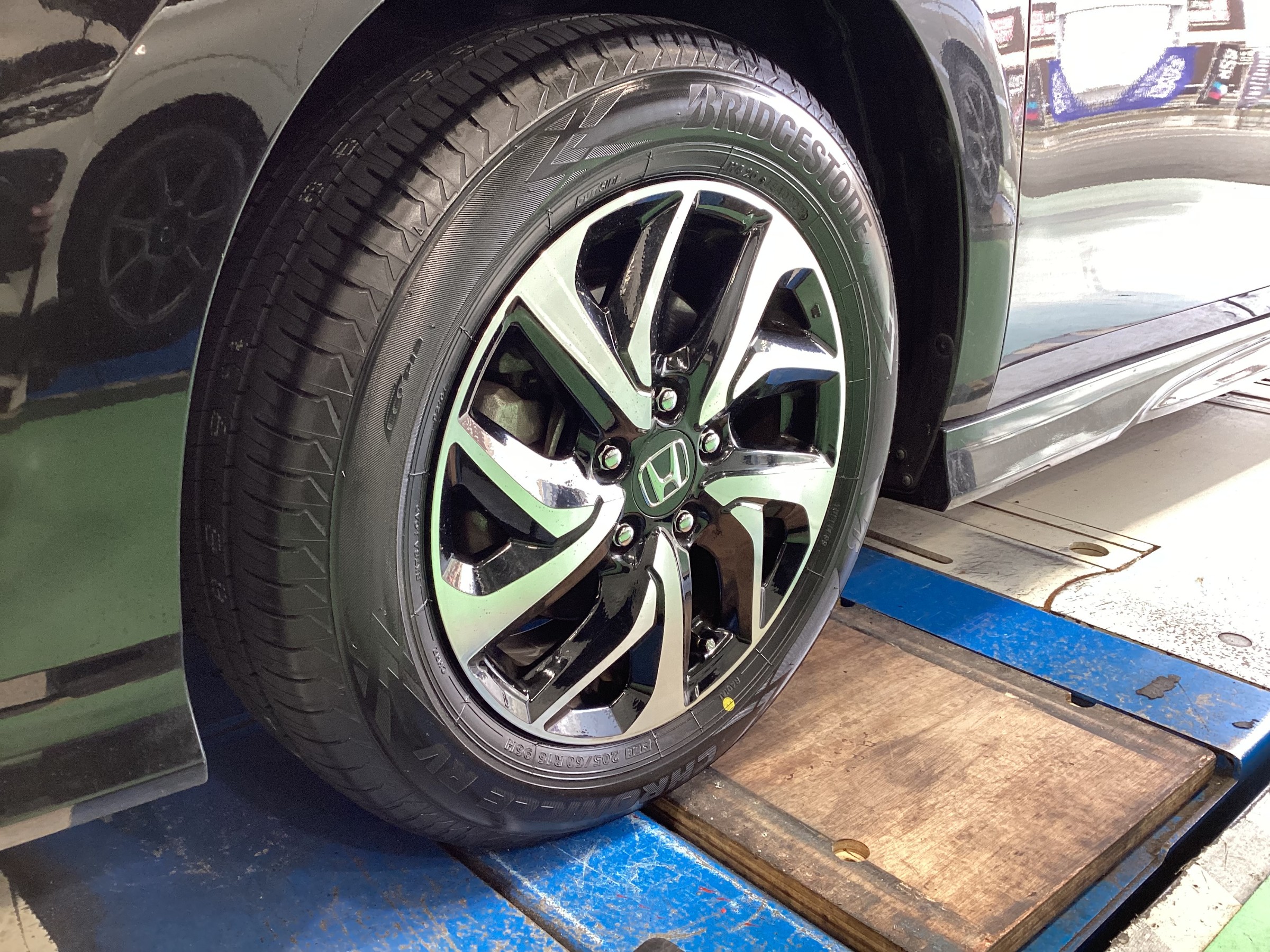 ブリヂストンのネット販売限定ミニバン専用タイヤ！！「ホンダ