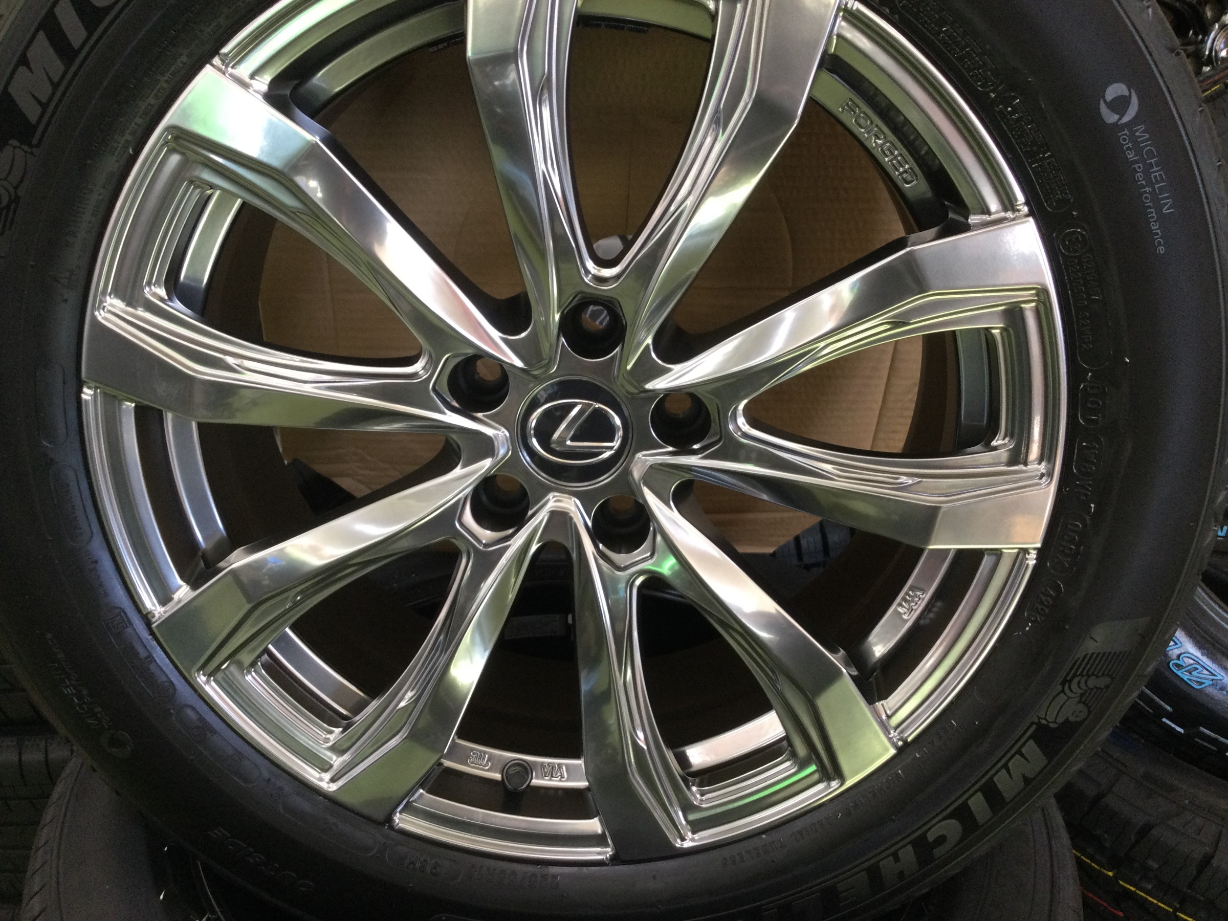 レクサスLBX | 店舗おススメ情報 | タイヤ館 伊那（長野県）