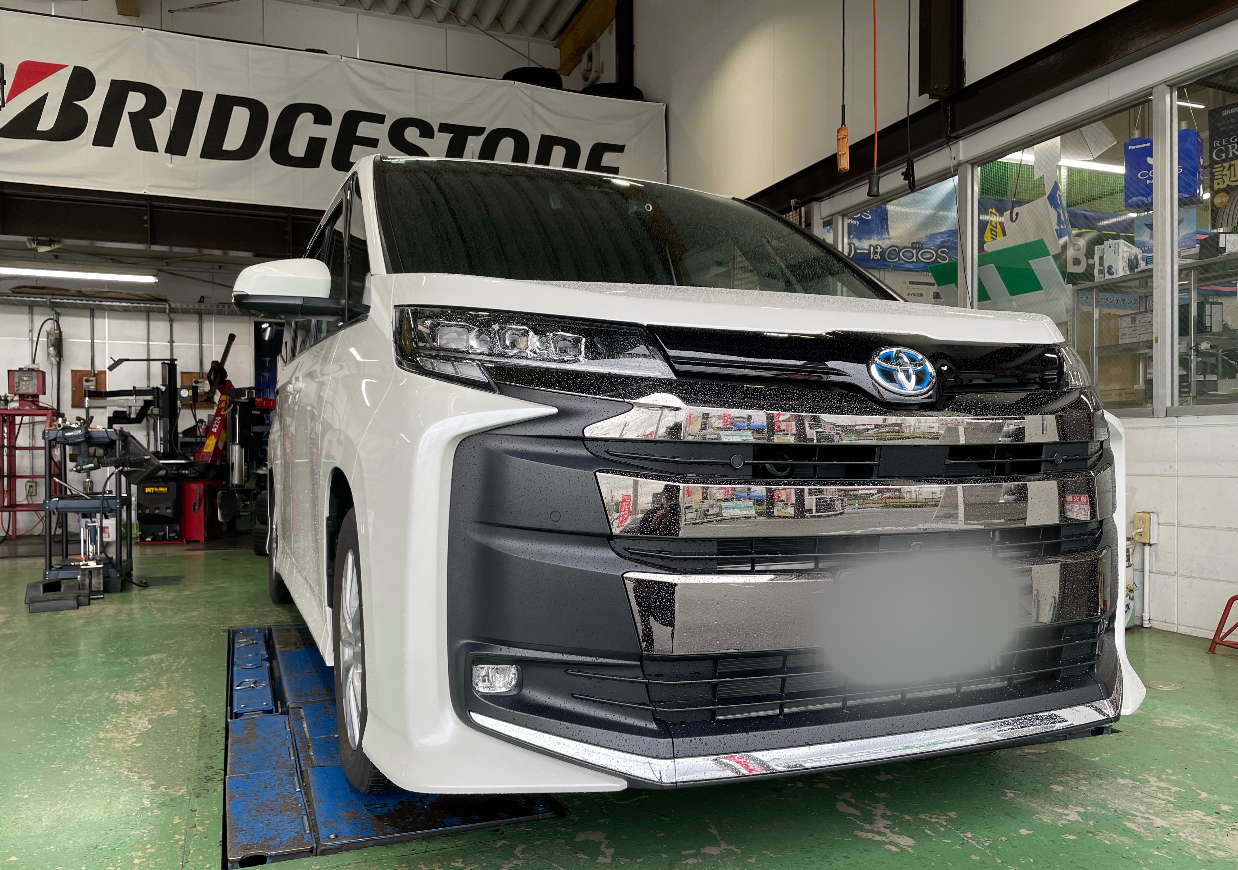 ノア(ZWR95W) 4WD HV tanabe SUSTEC NF210取付 | 店舗おススメ情報