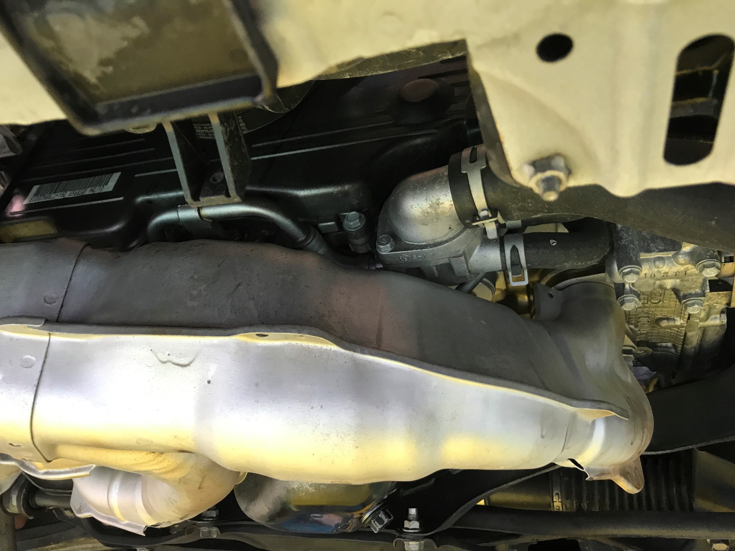 インプレッサ Wrx Sti Gvb ローテンプサーモ取付 スバル インプレッサ サービス事例 タイヤ館 １２２鳩ヶ谷 タイヤからはじまる トータルカーメンテナンス タイヤ館グループ