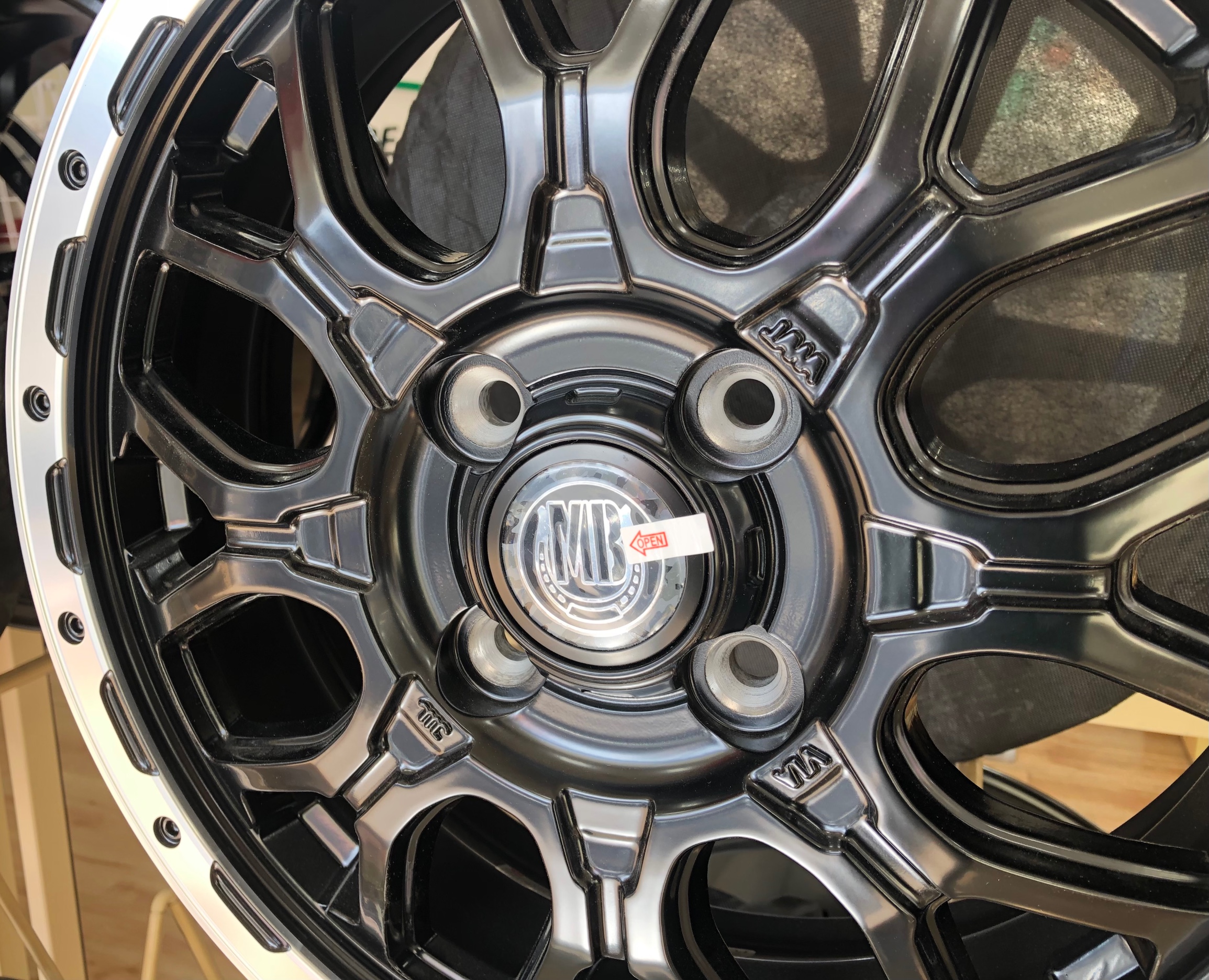 おすすめホイール MUD BAHN XR-800M…!! | 店舗おススメ情報 | タイヤ館